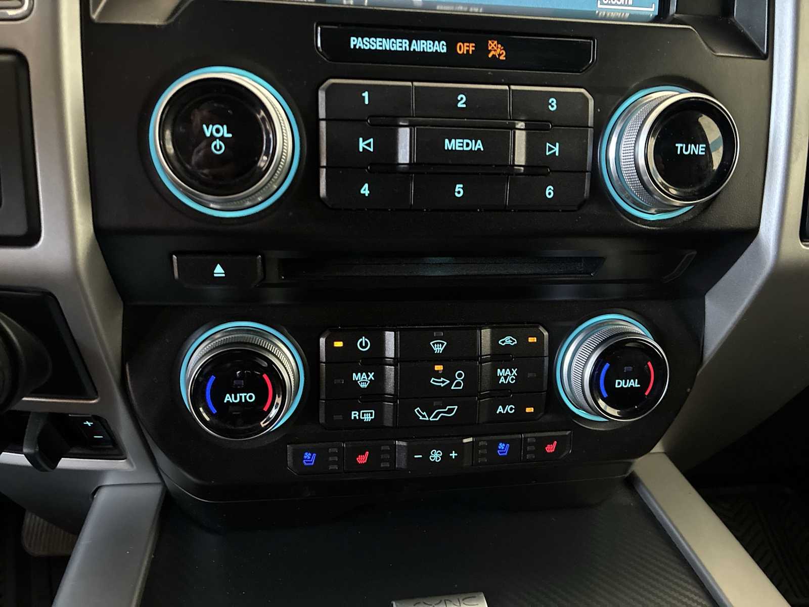 Thumbnail: 2018 Ford F-150 - 17