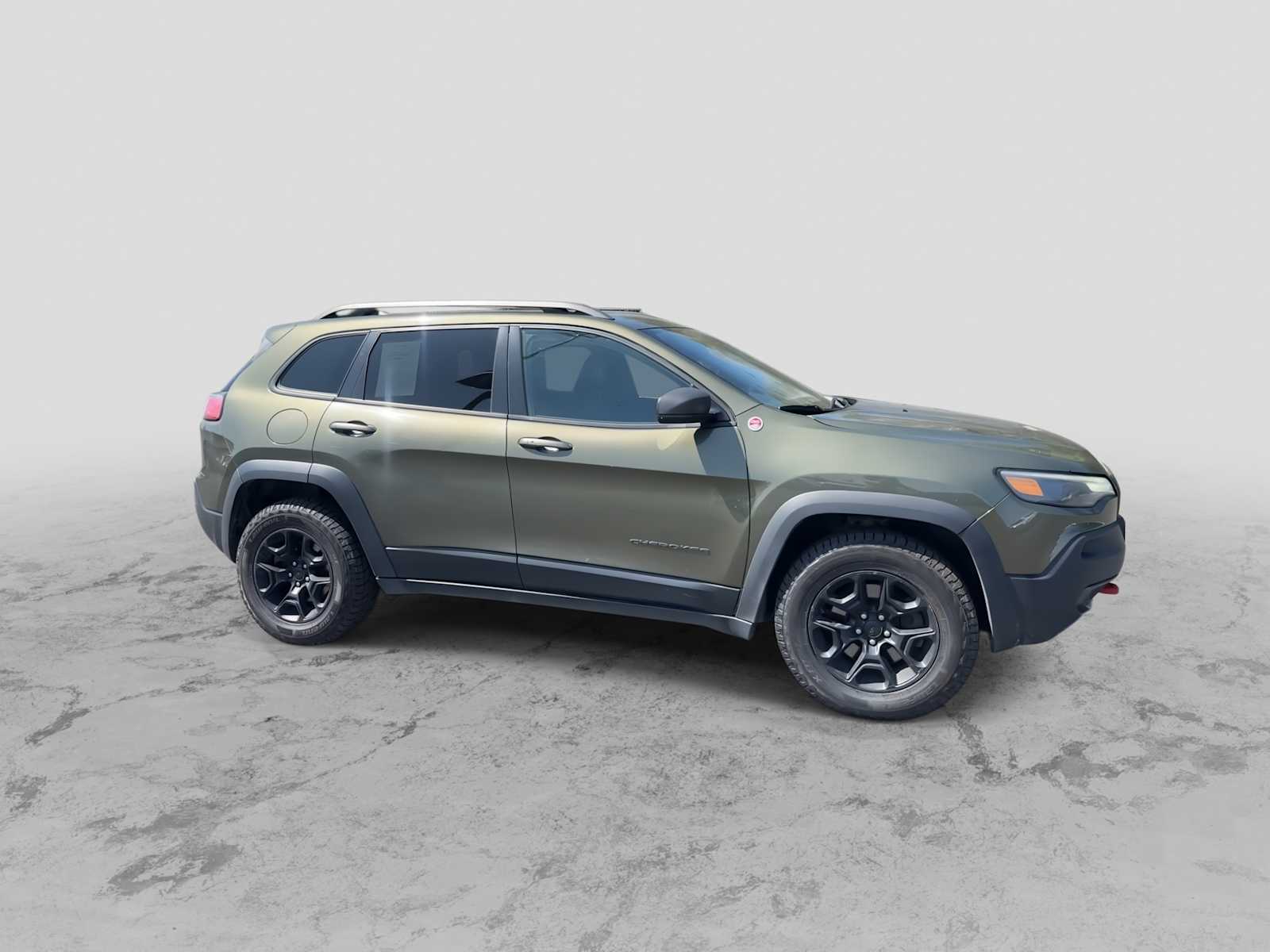 Thumbnail: 2019 Jeep Cherokee - 9