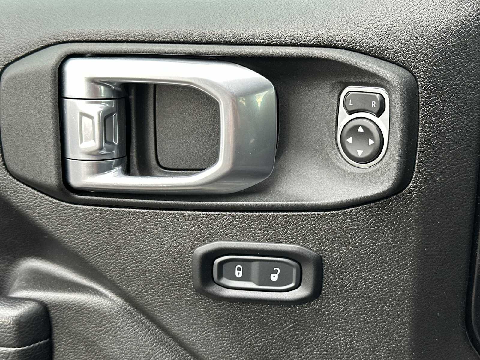 Thumbnail: 2024 Jeep Wrangler - 15