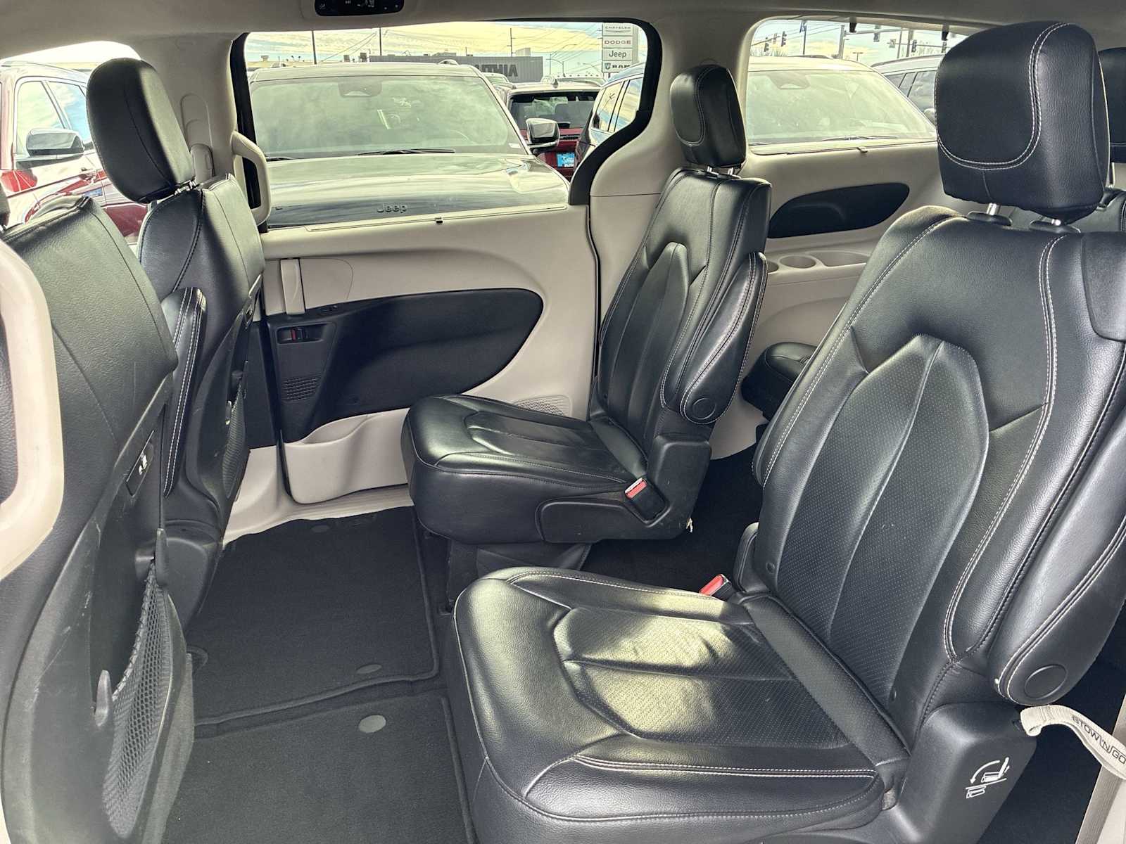 Thumbnail: 2022 Chrysler Pacifica - 23