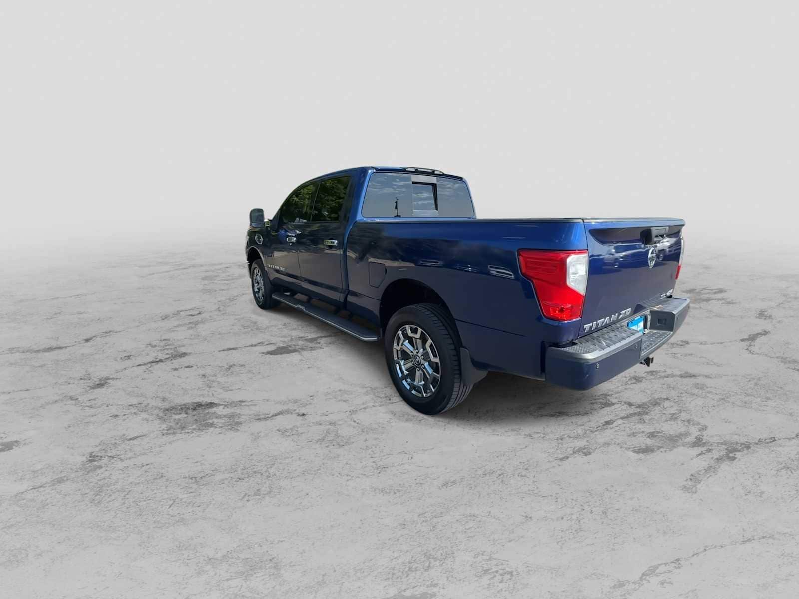 Thumbnail: 2017 Nissan Titan - 6