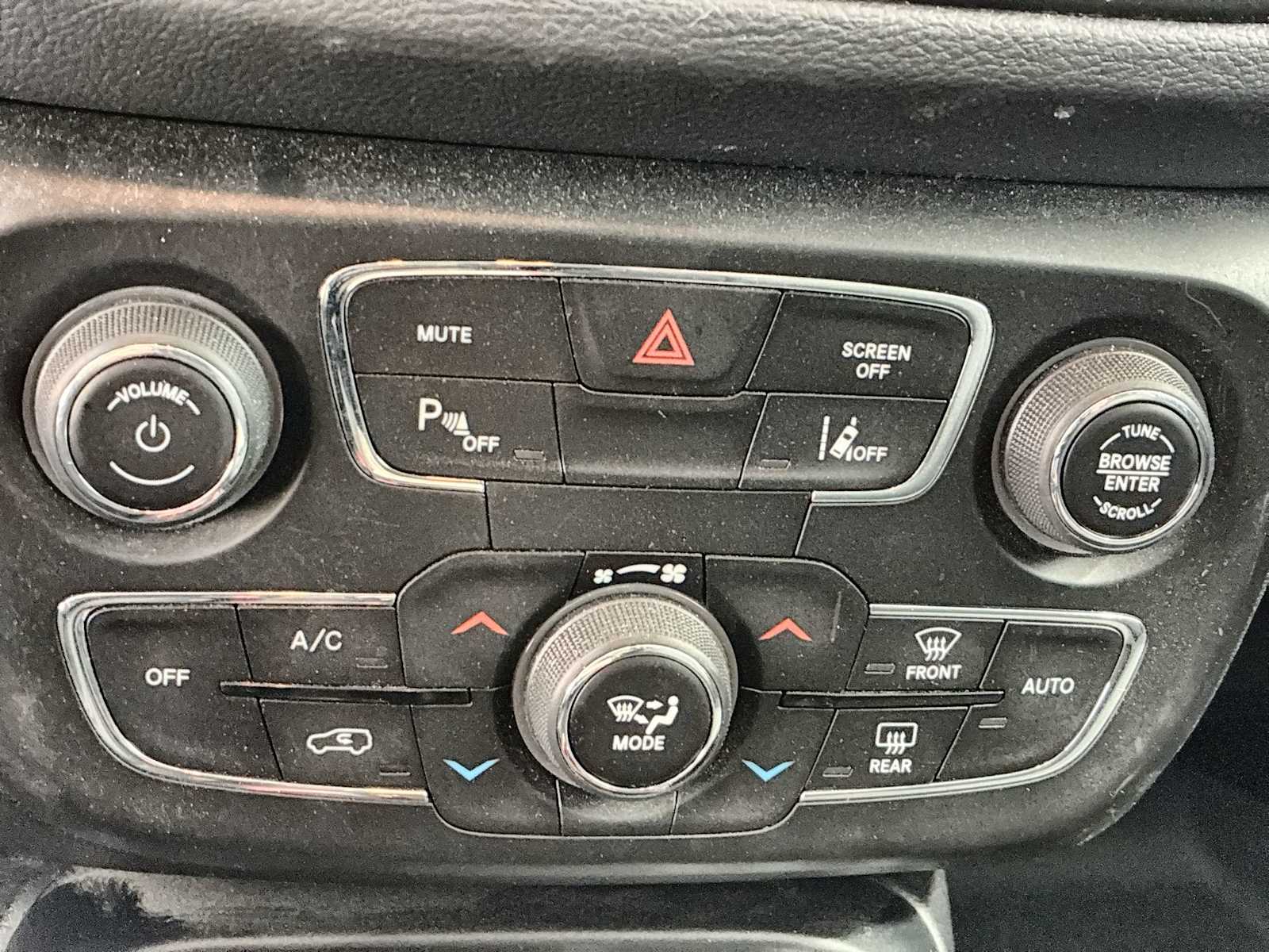 Thumbnail: 2021 Jeep Compass - 17