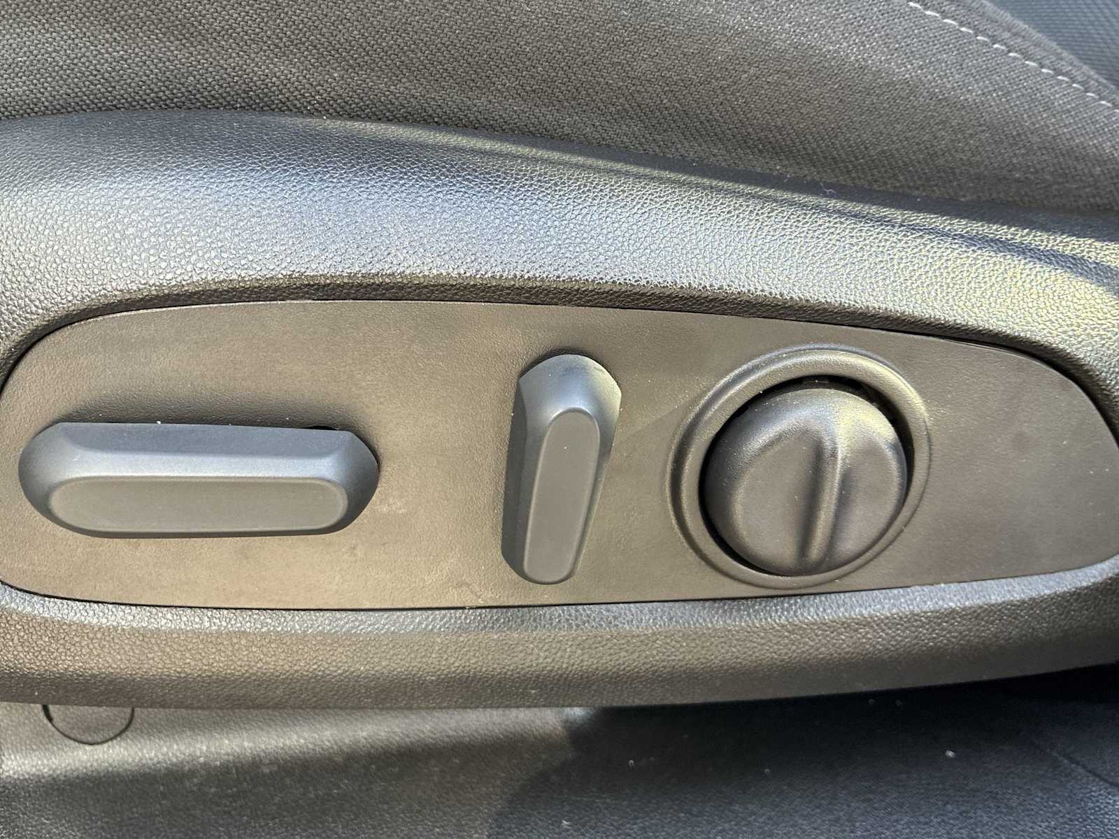 Thumbnail: 2022 Chevrolet Traverse - 14