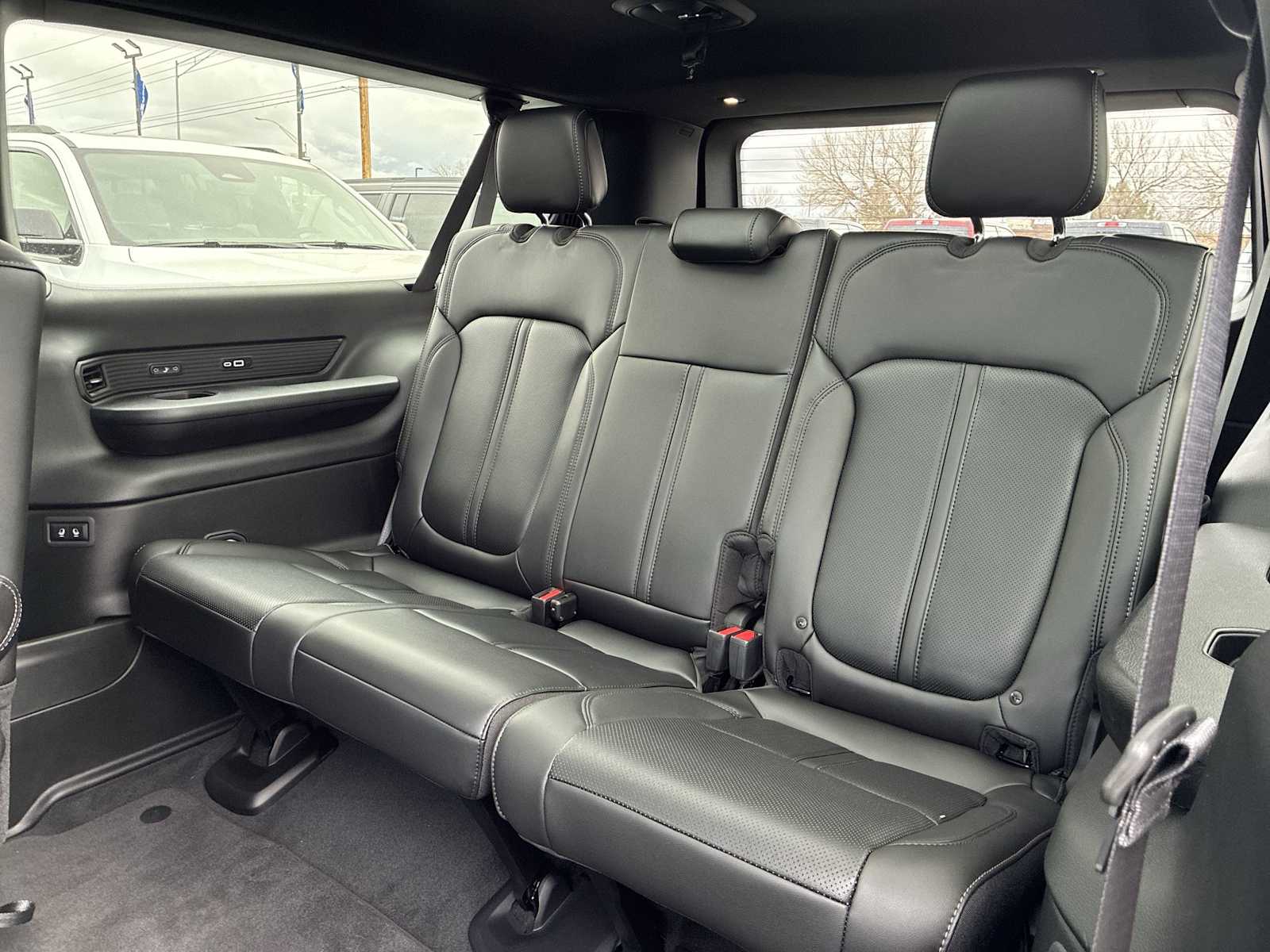 Thumbnail: 2026 Jeep Grand Wagoneer L - 26