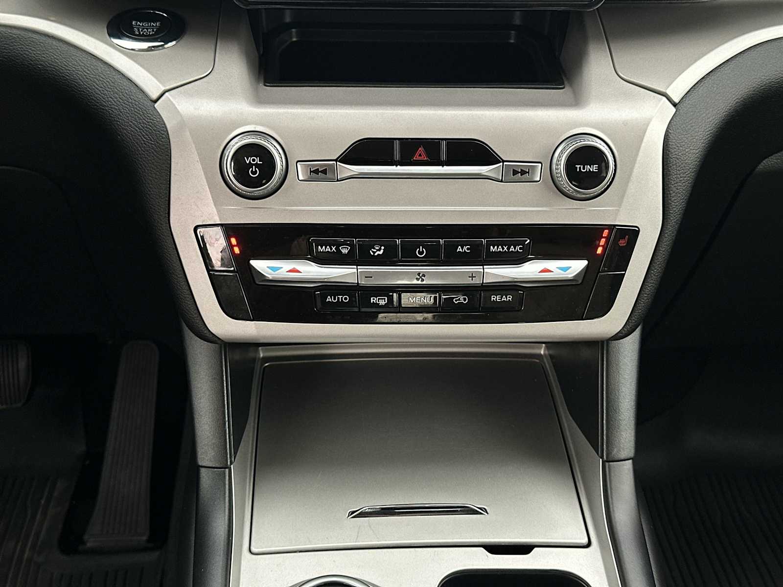 Thumbnail: 2023 Ford Explorer - 16