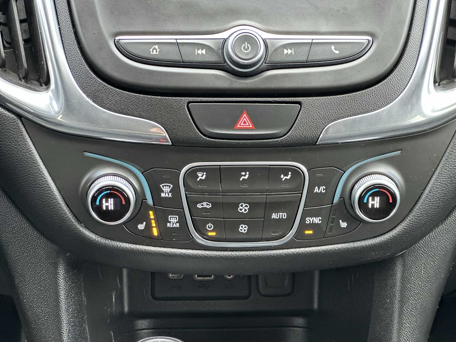 Thumbnail: 2019 Chevrolet Equinox - 16