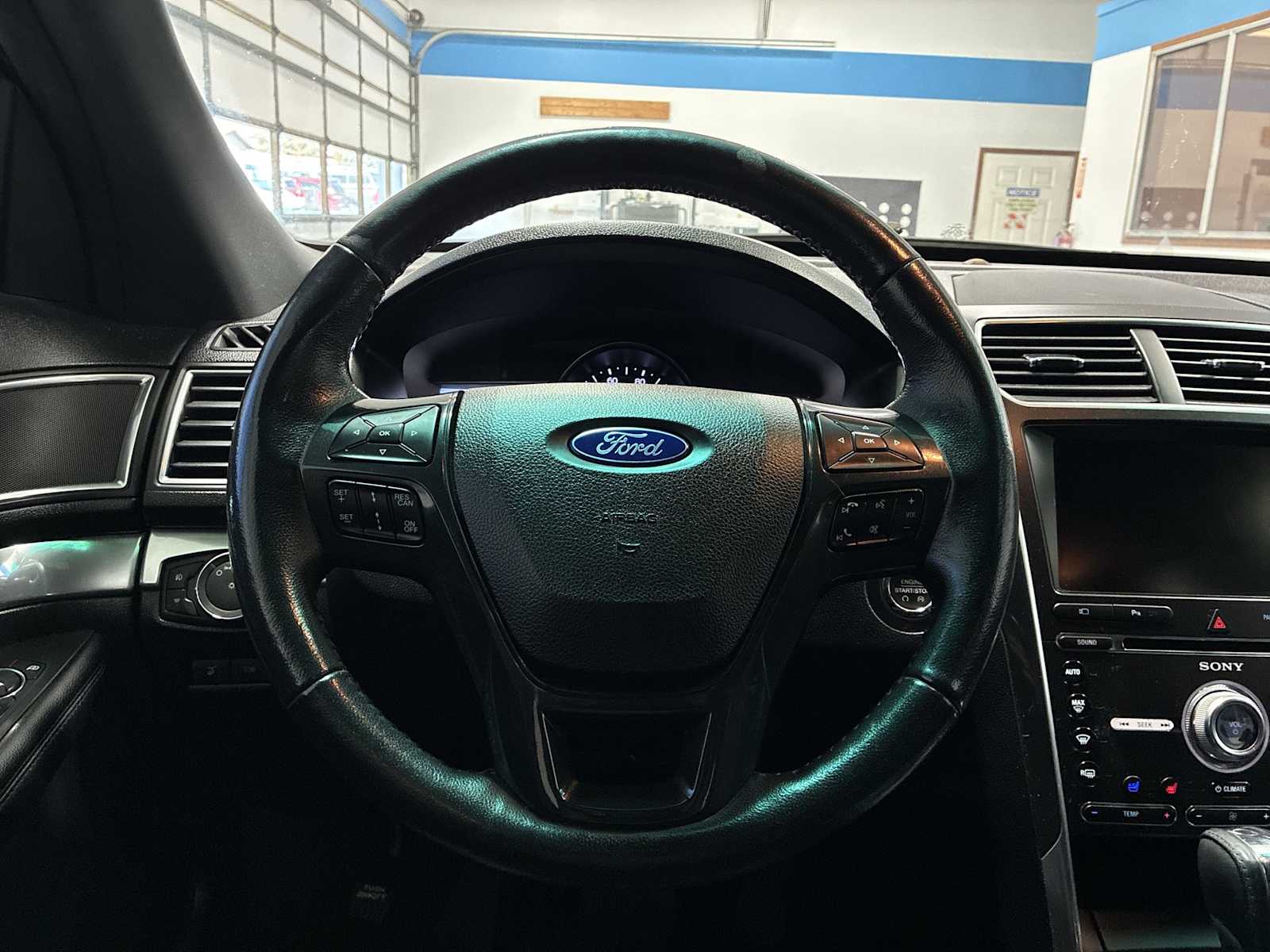 Thumbnail: 2016 Ford Explorer - 11