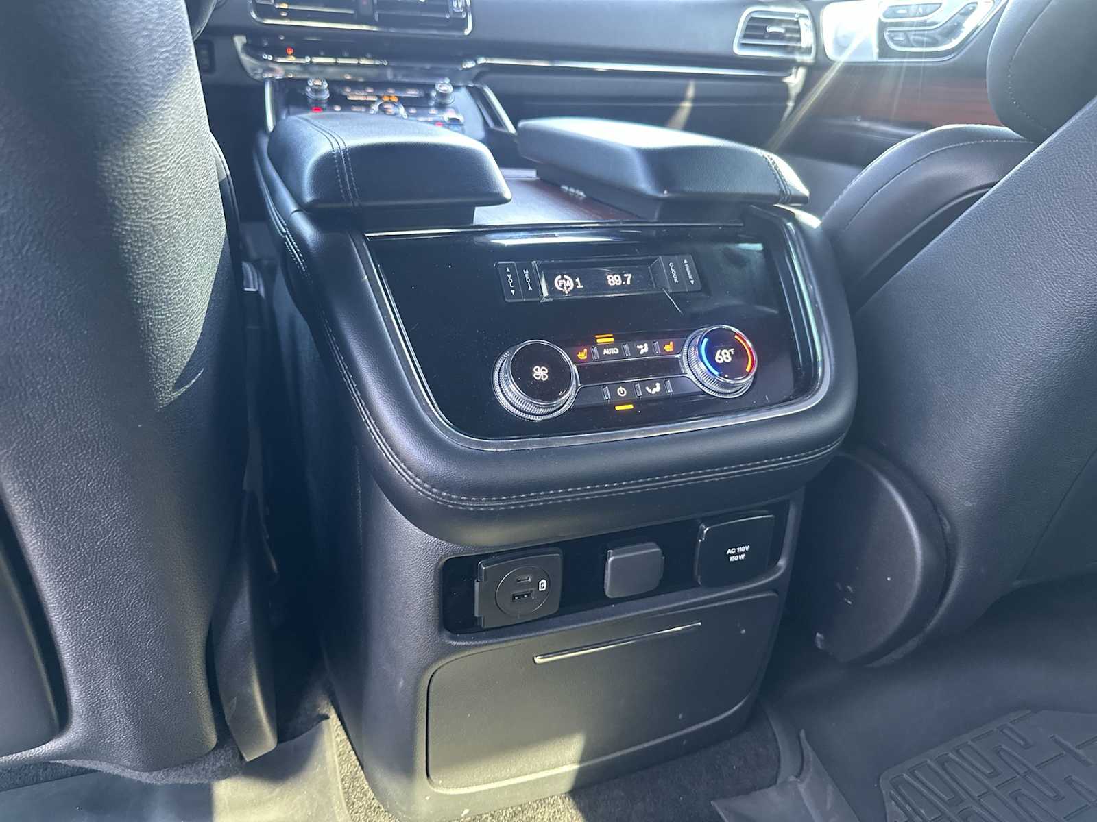 Thumbnail: 2021 Lincoln Navigator - 22