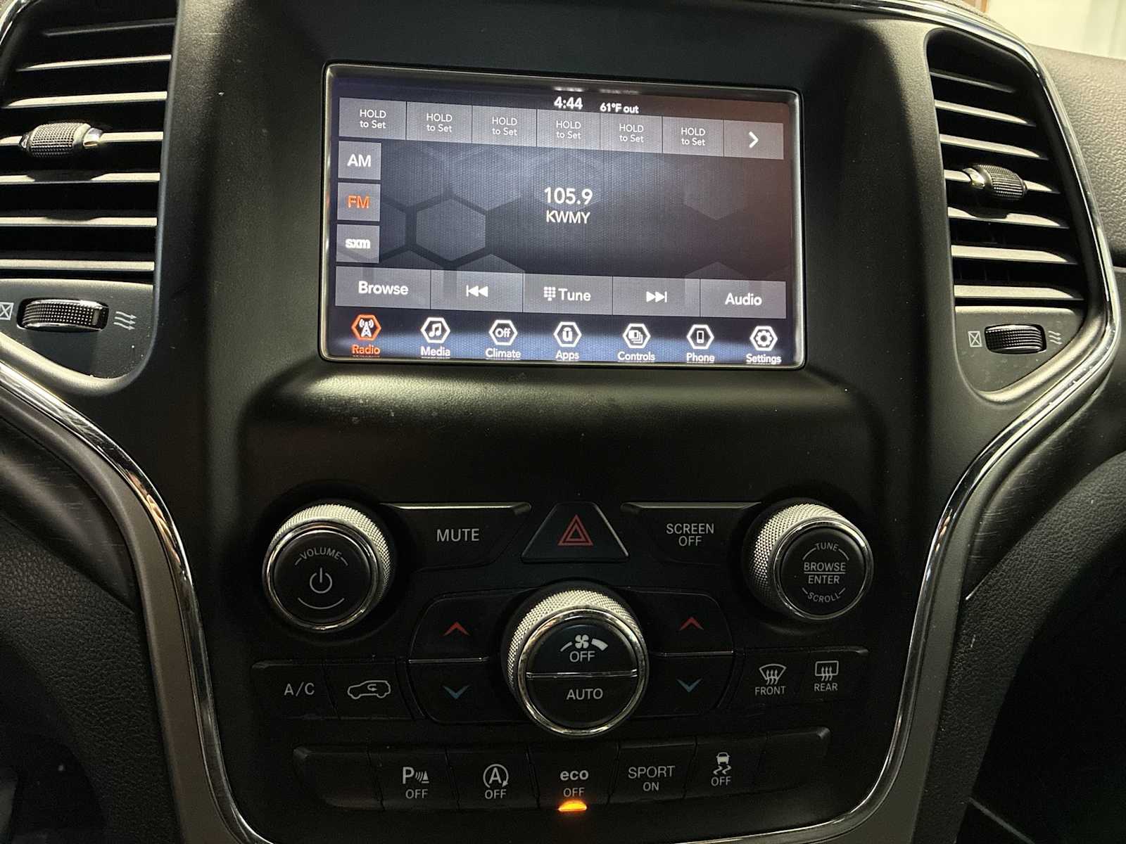 Thumbnail: 2018 Jeep Grand Cherokee - 12