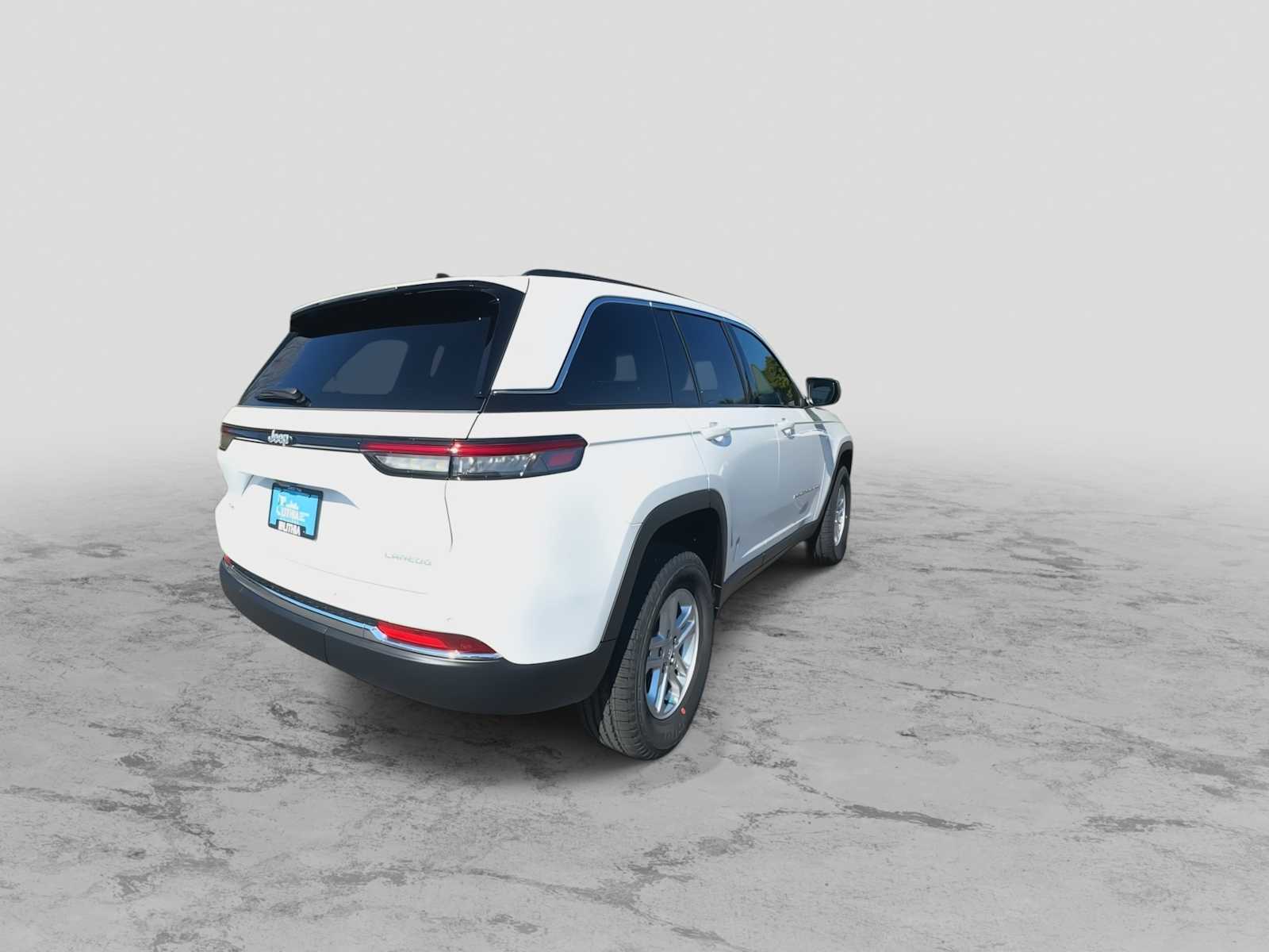 Thumbnail: 2025 Jeep Grand Cherokee - 8