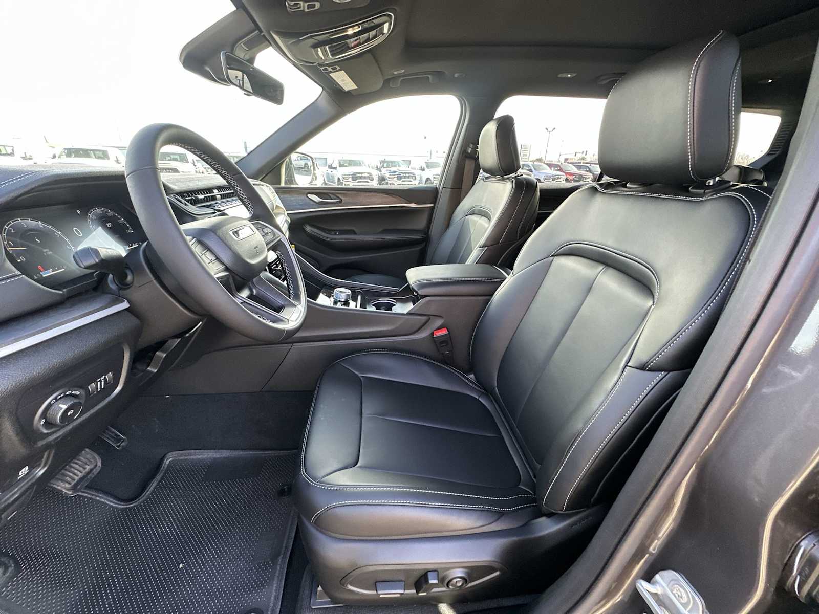 Thumbnail: 2025 Jeep Grand Cherokee - 13