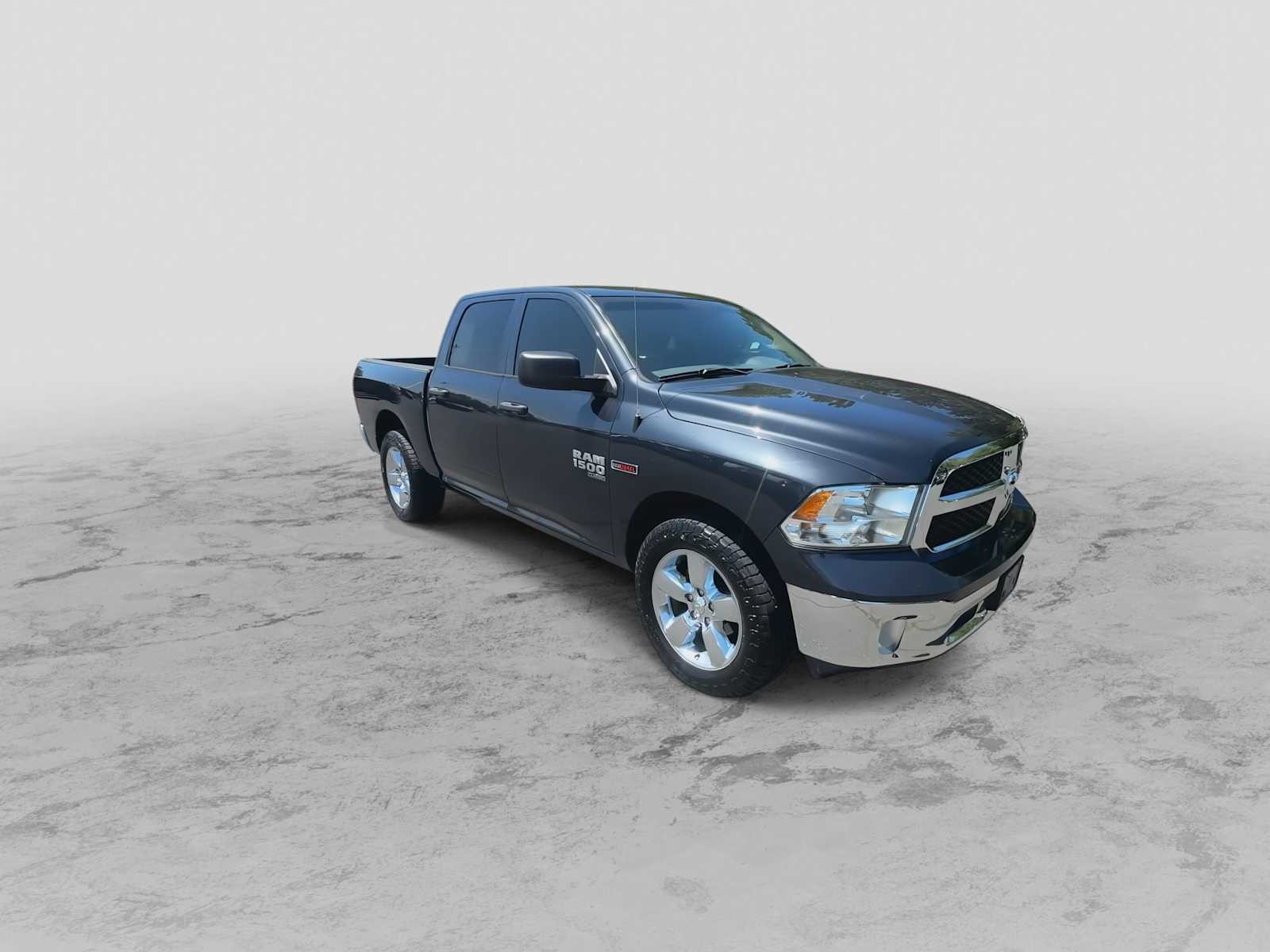 Thumbnail: 2019 RAM 1500 Classic - 2