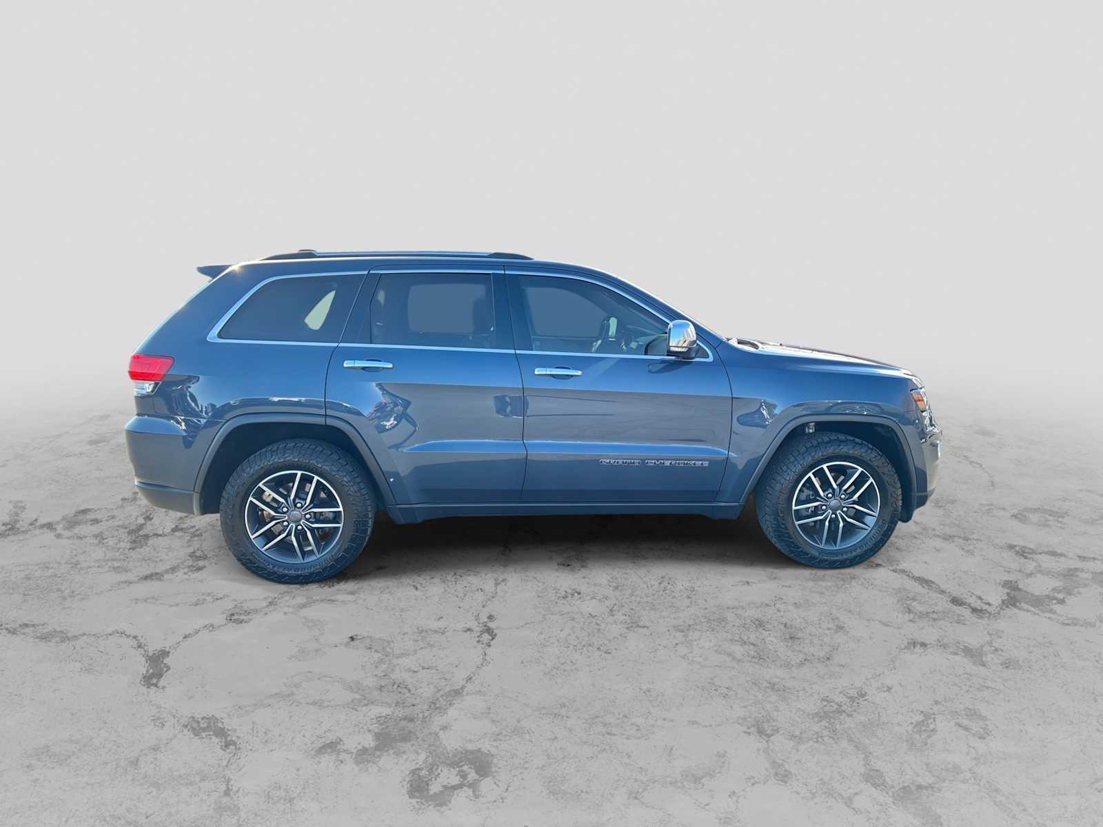 Thumbnail: 2019 Jeep Grand Cherokee - 9