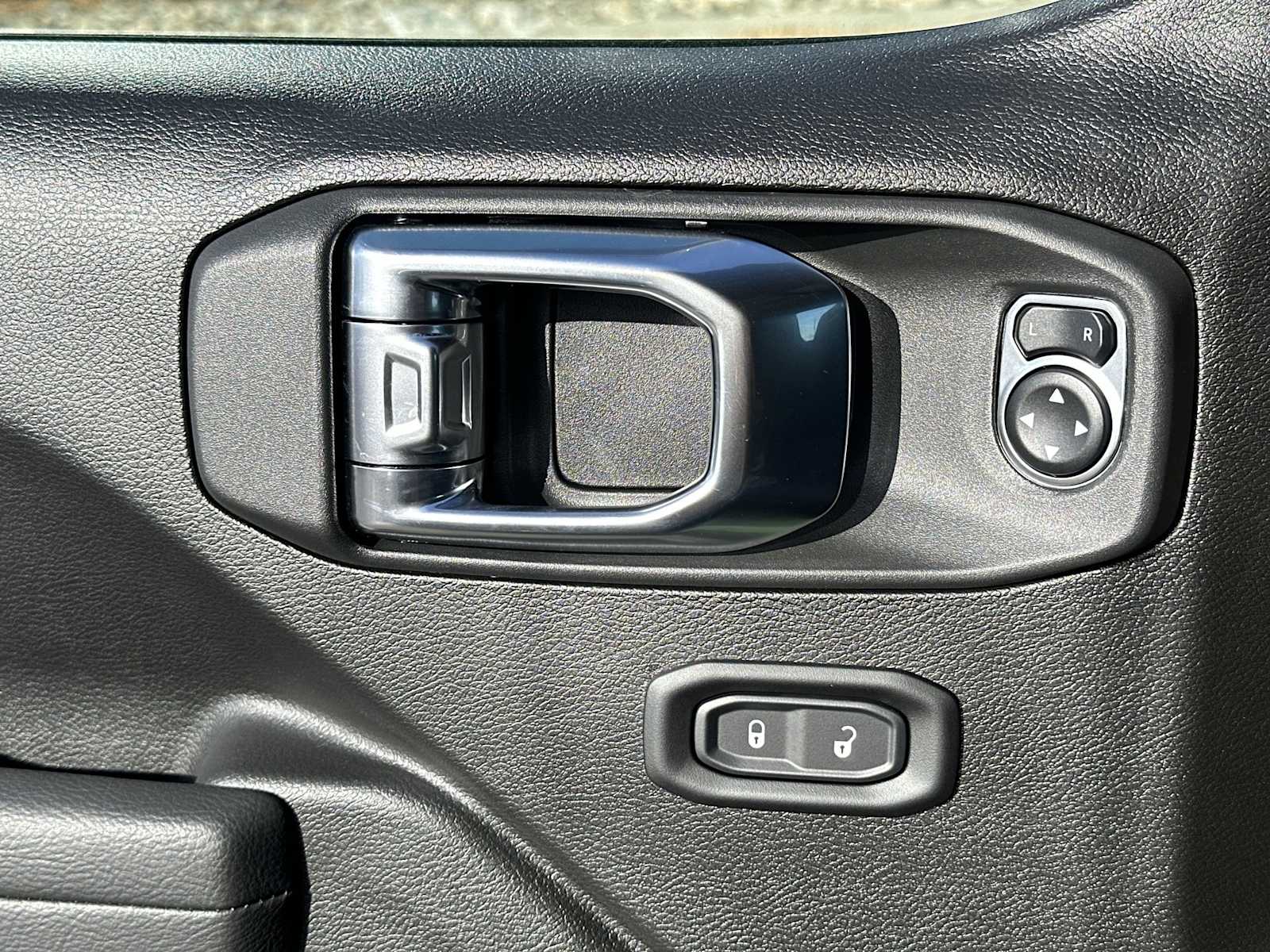 Thumbnail: 2026 Jeep Wrangler - 15