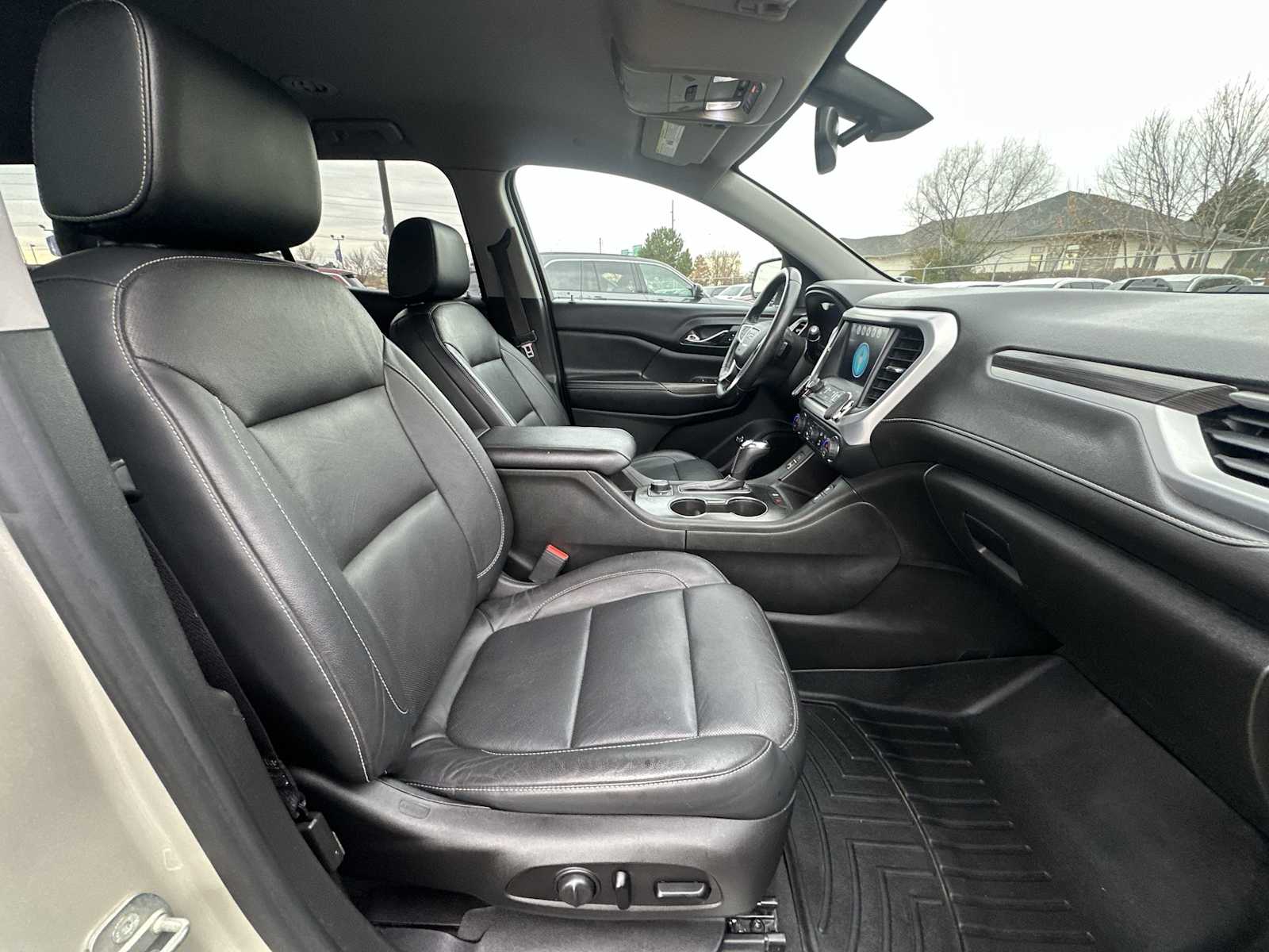 Thumbnail: 2017 GMC Acadia - 24