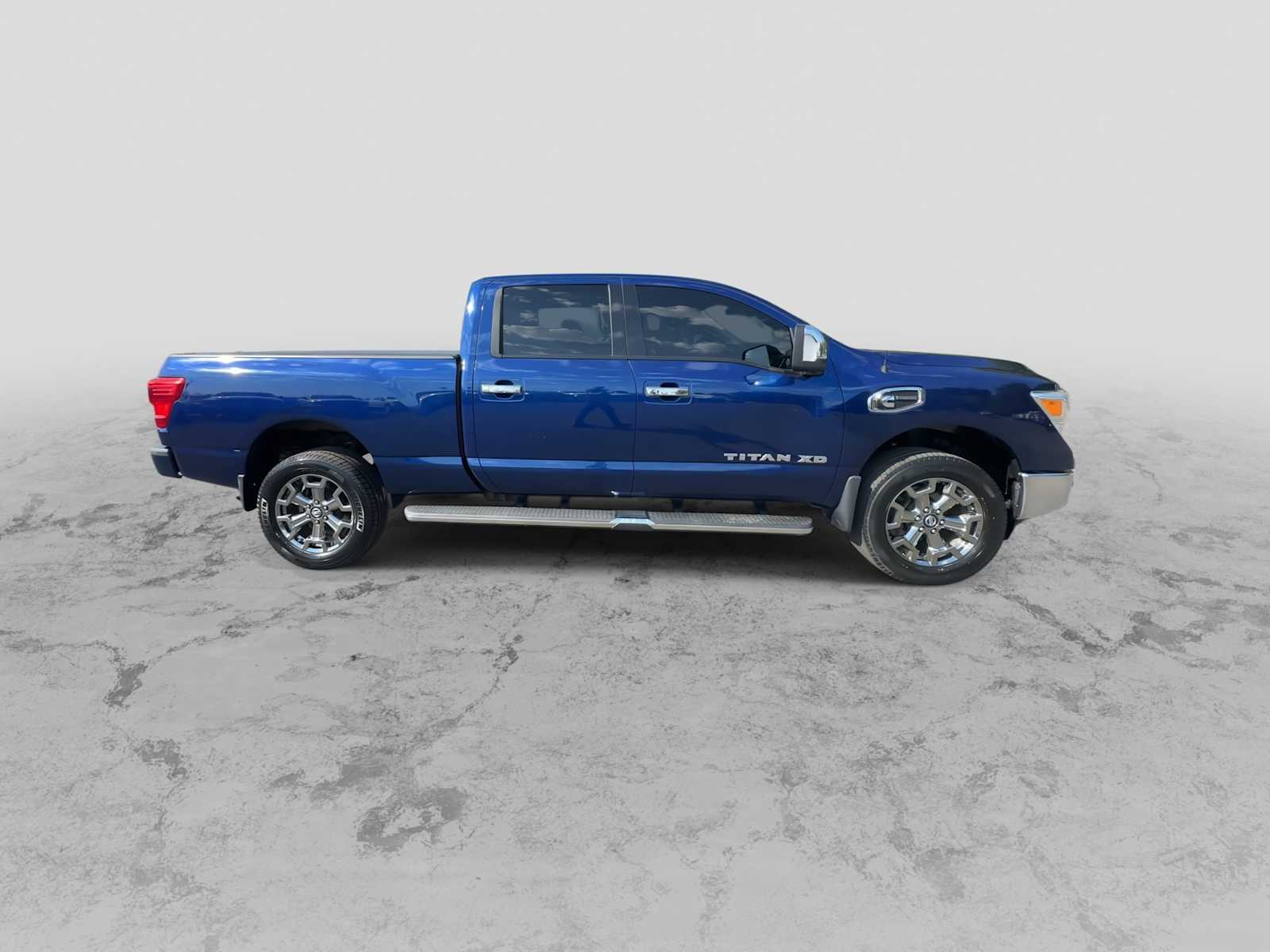 Thumbnail: 2017 Nissan Titan - 9