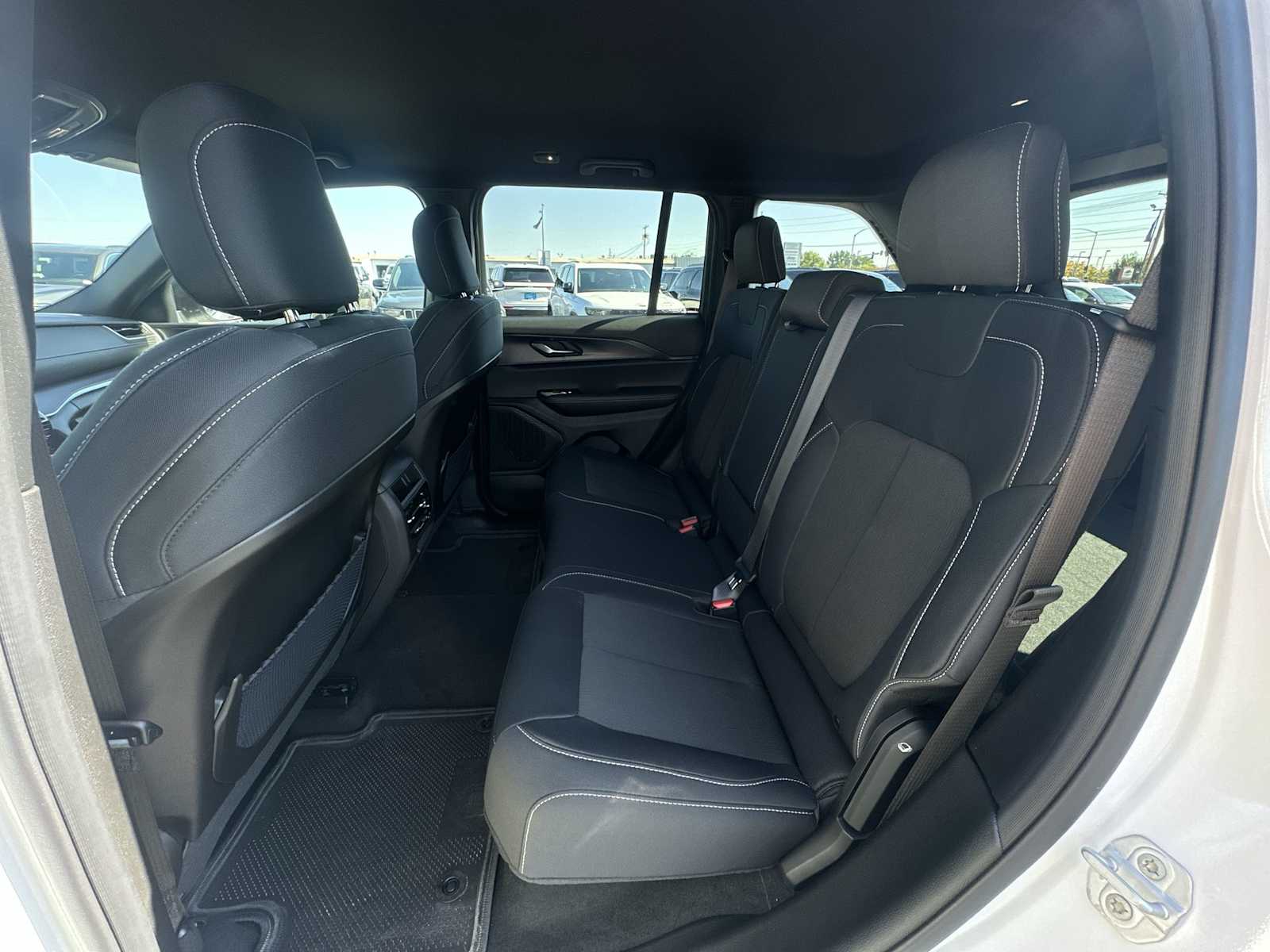 Thumbnail: 2025 Jeep Grand Cherokee - 22