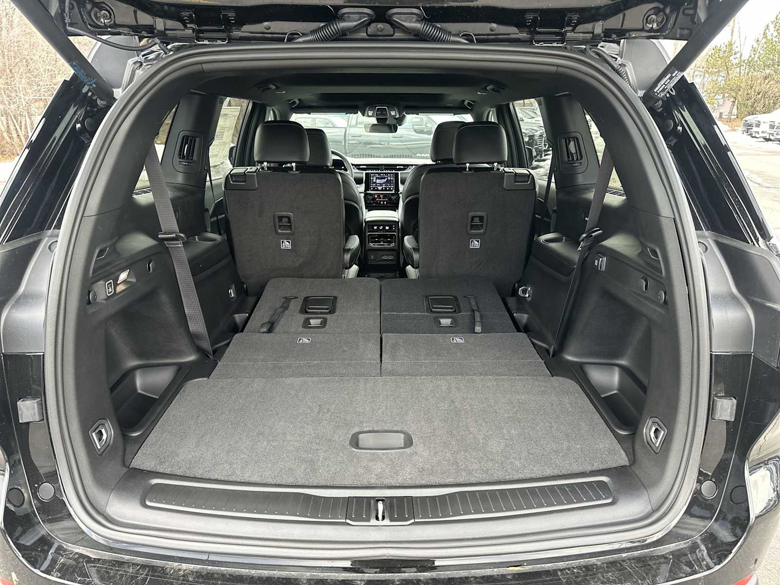 Thumbnail: 2025 Jeep Grand Cherokee - 19