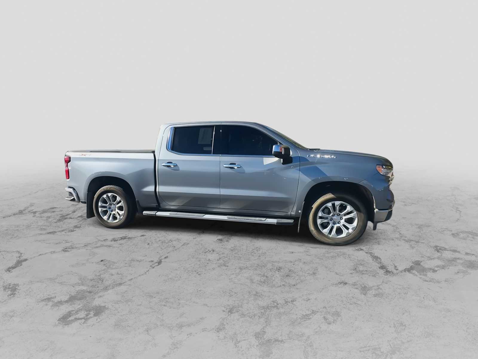 2023 Chevrolet Silverado 1500 LTZ photo 2
