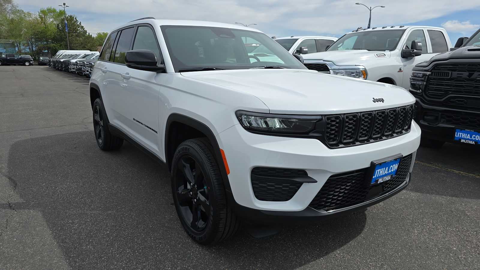 2025 Jeep Grand Cherokee Altitude X photo 4