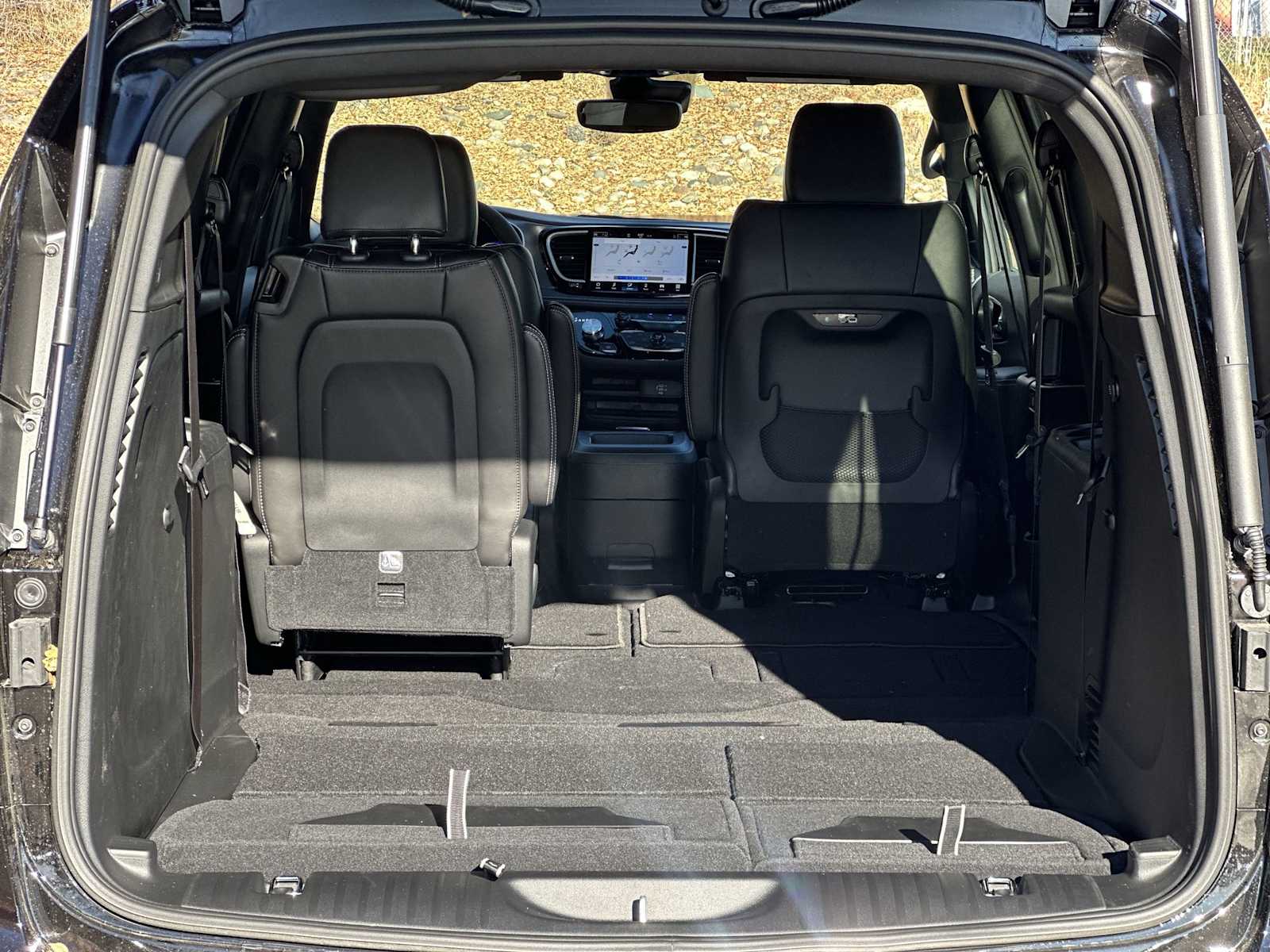 Thumbnail: 2026 Chrysler Pacifica - 18