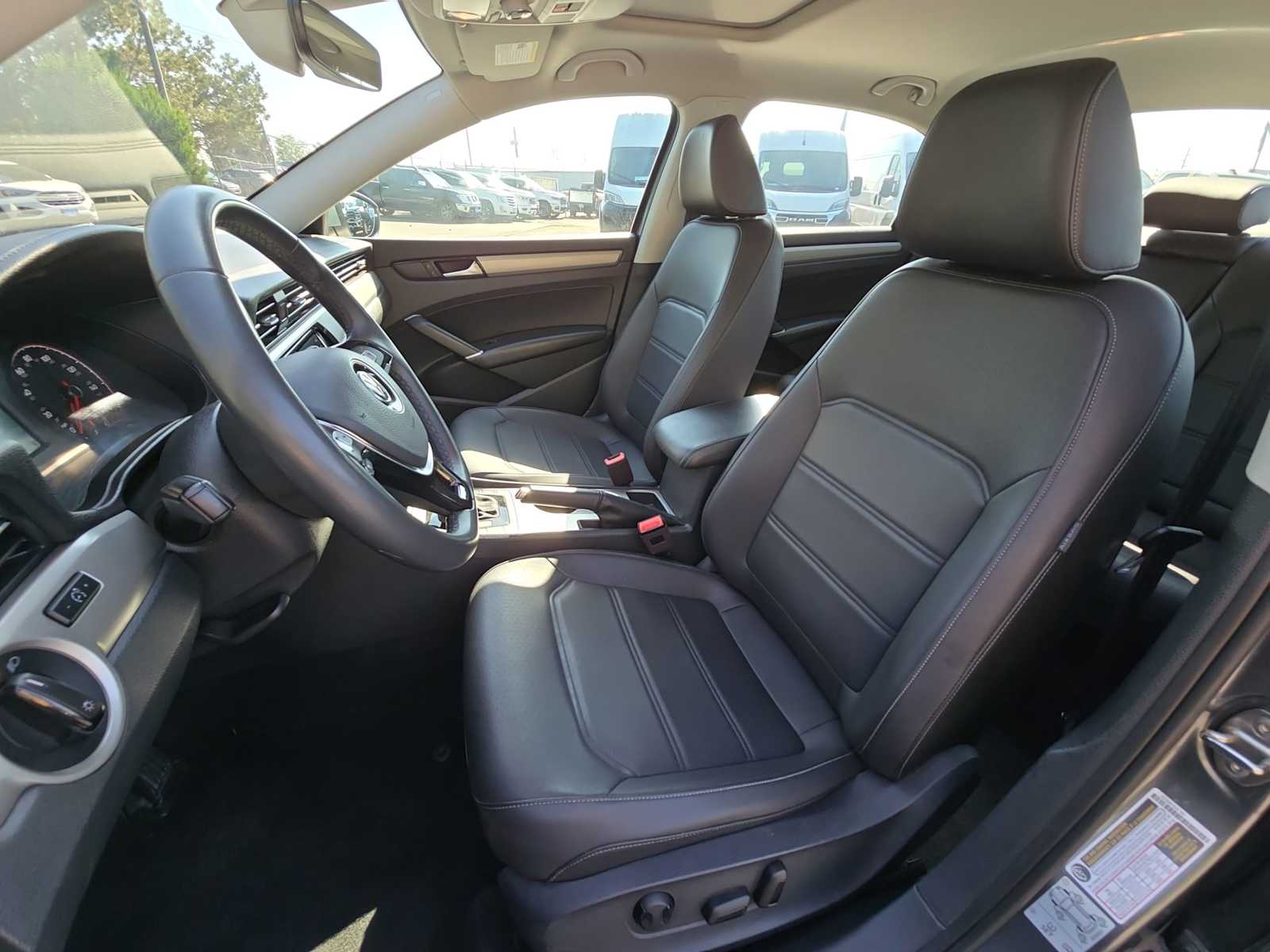 2022 Volkswagen Passat 2.0T 13