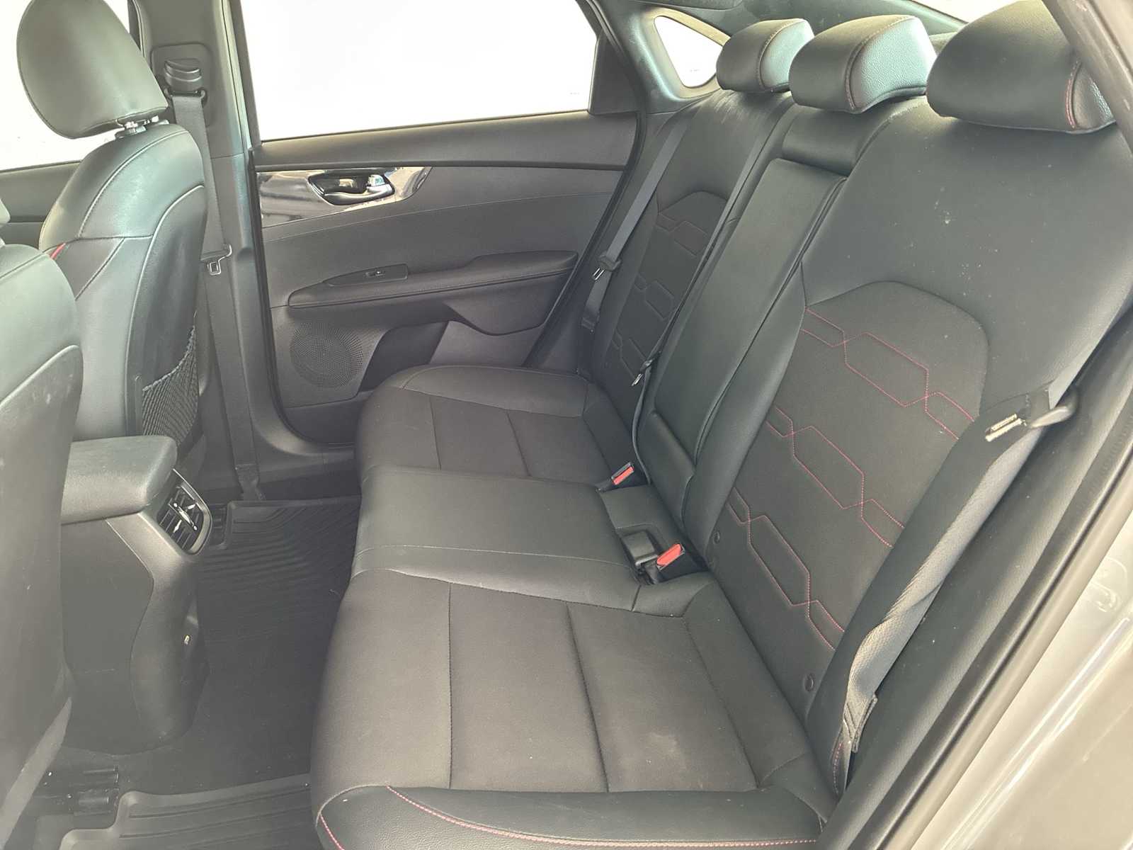 Thumbnail: 2023 Kia Forte - 24