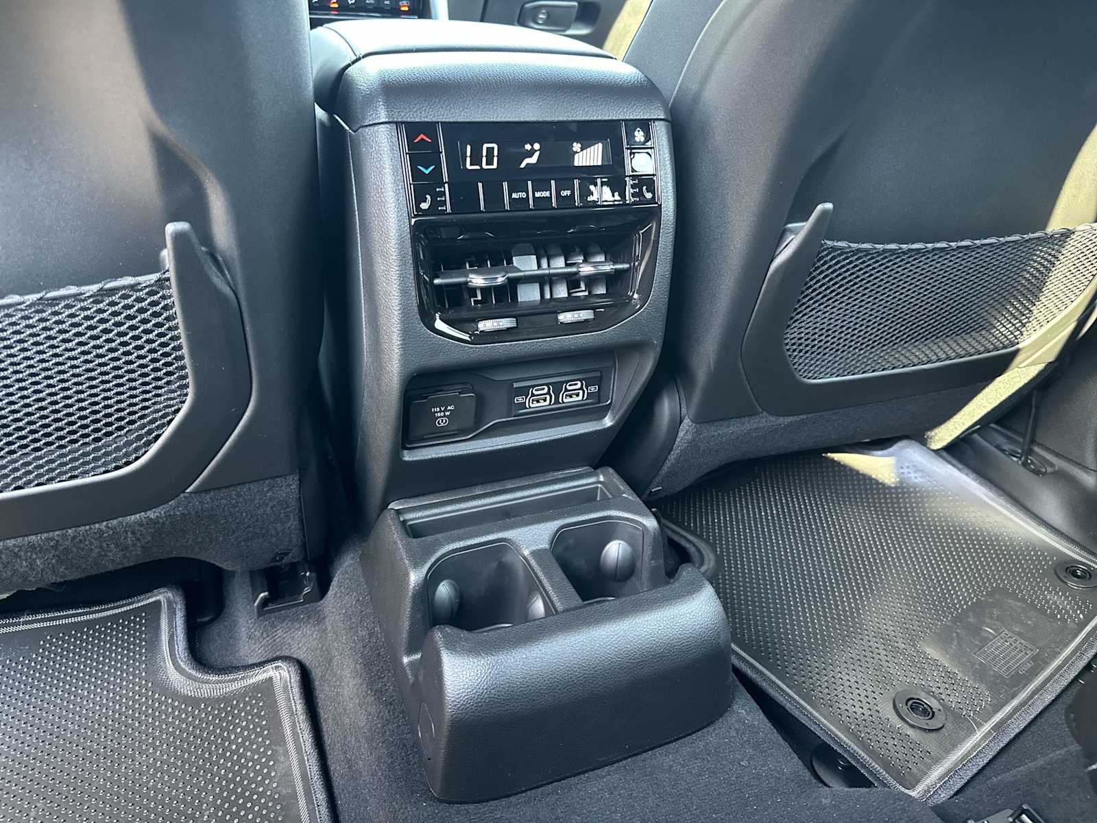 Thumbnail: 2025 Jeep Grand Cherokee - 22