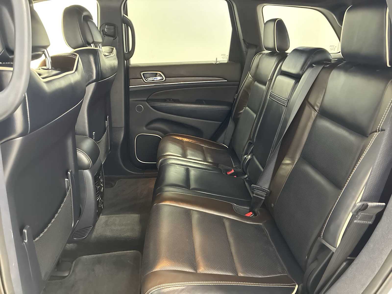 Thumbnail: 2017 Jeep Grand Cherokee - 25