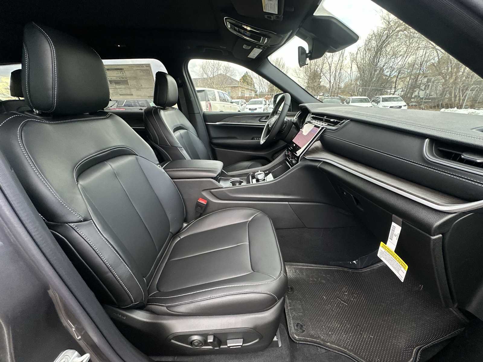 Thumbnail: 2025 Jeep Grand Cherokee - 26