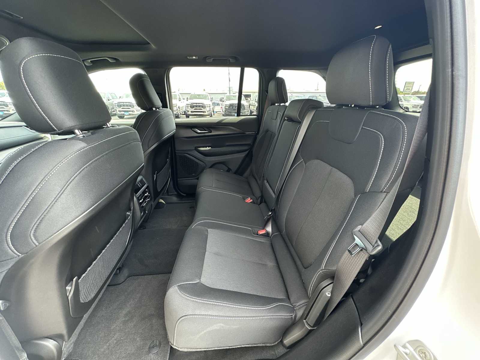 Thumbnail: 2025 Jeep Grand Cherokee - 23