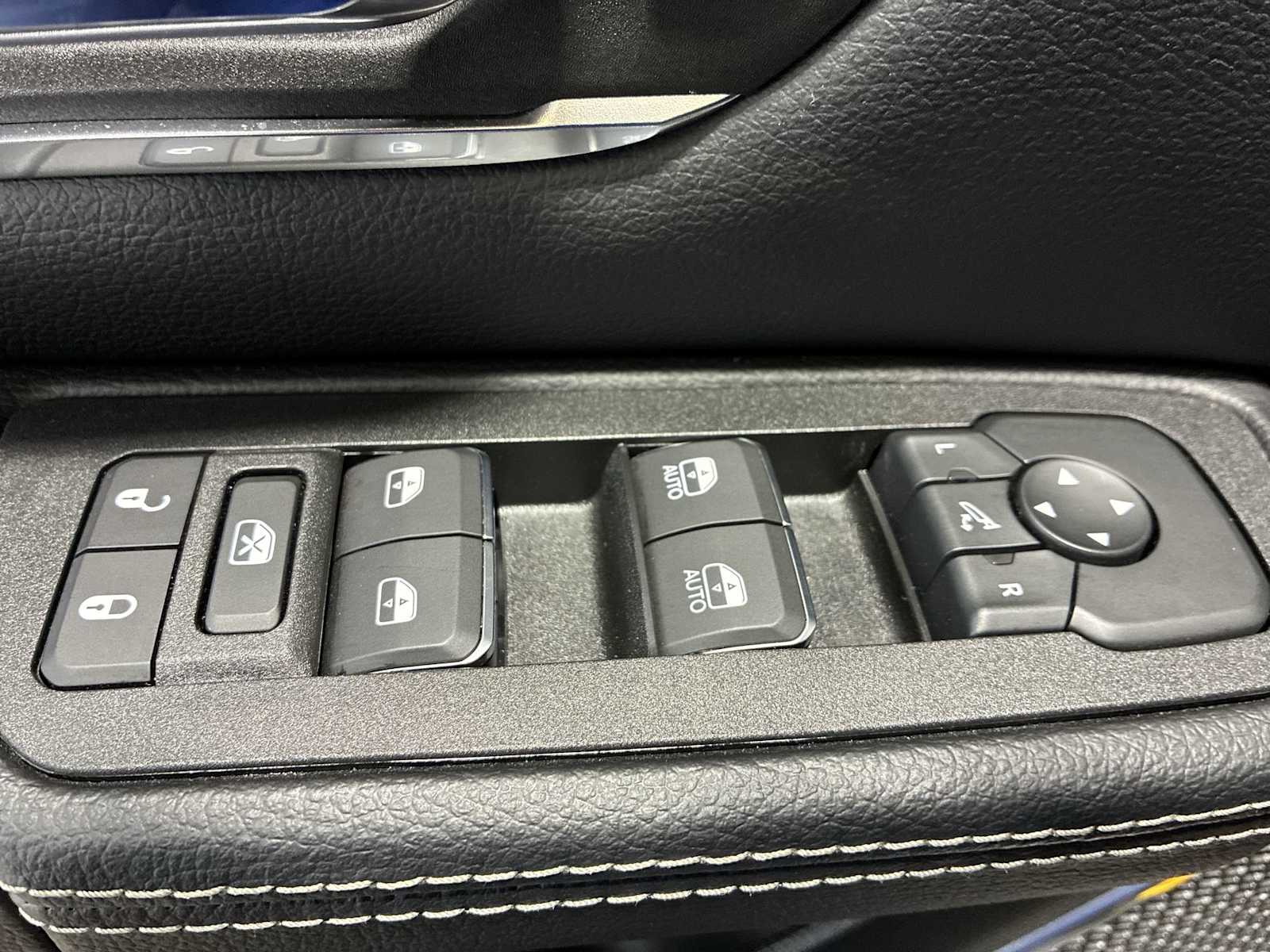 Thumbnail: 2026 RAM 1500 - 15