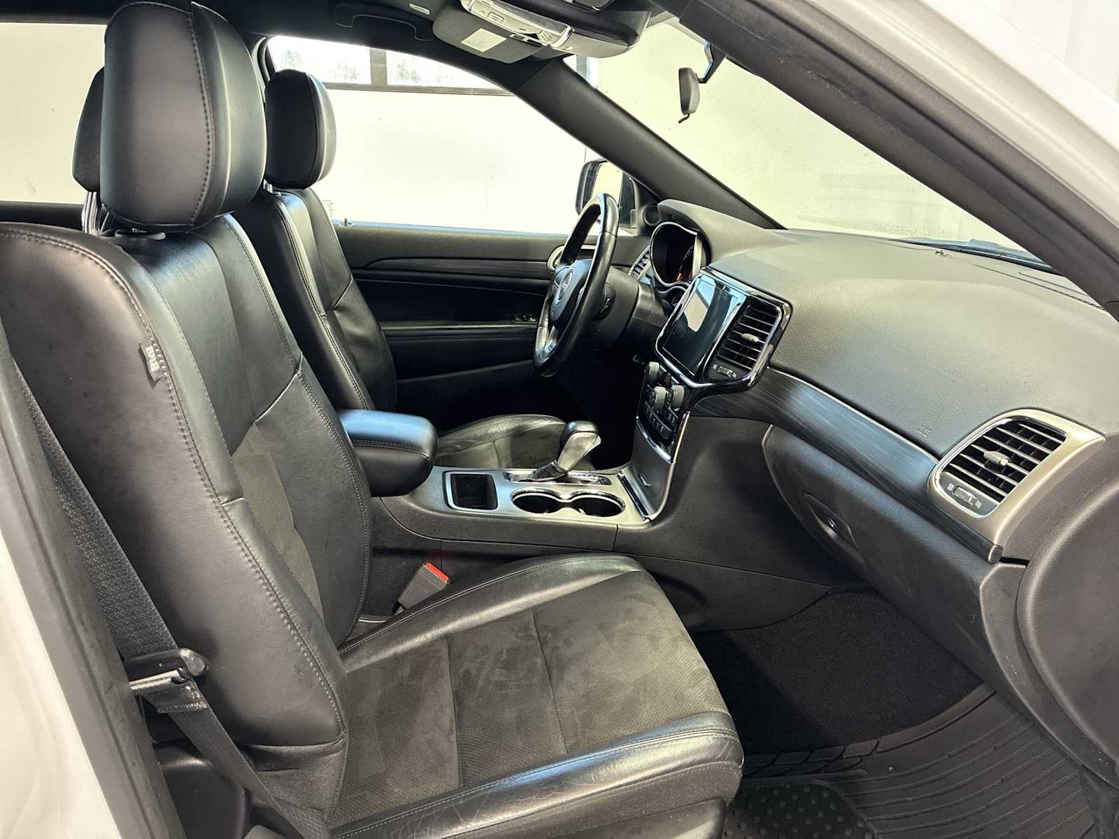 Thumbnail: 2021 Jeep Grand Cherokee - 20