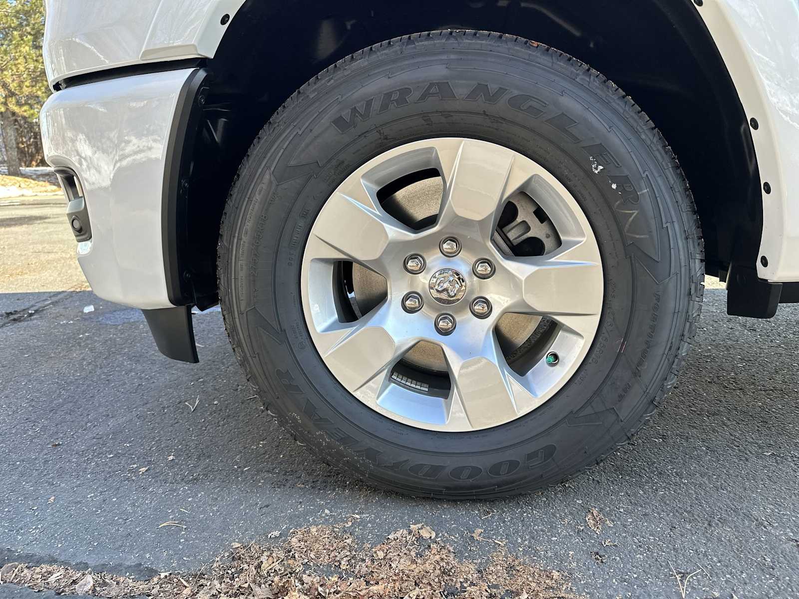 Thumbnail: 2026 RAM 1500 - 17