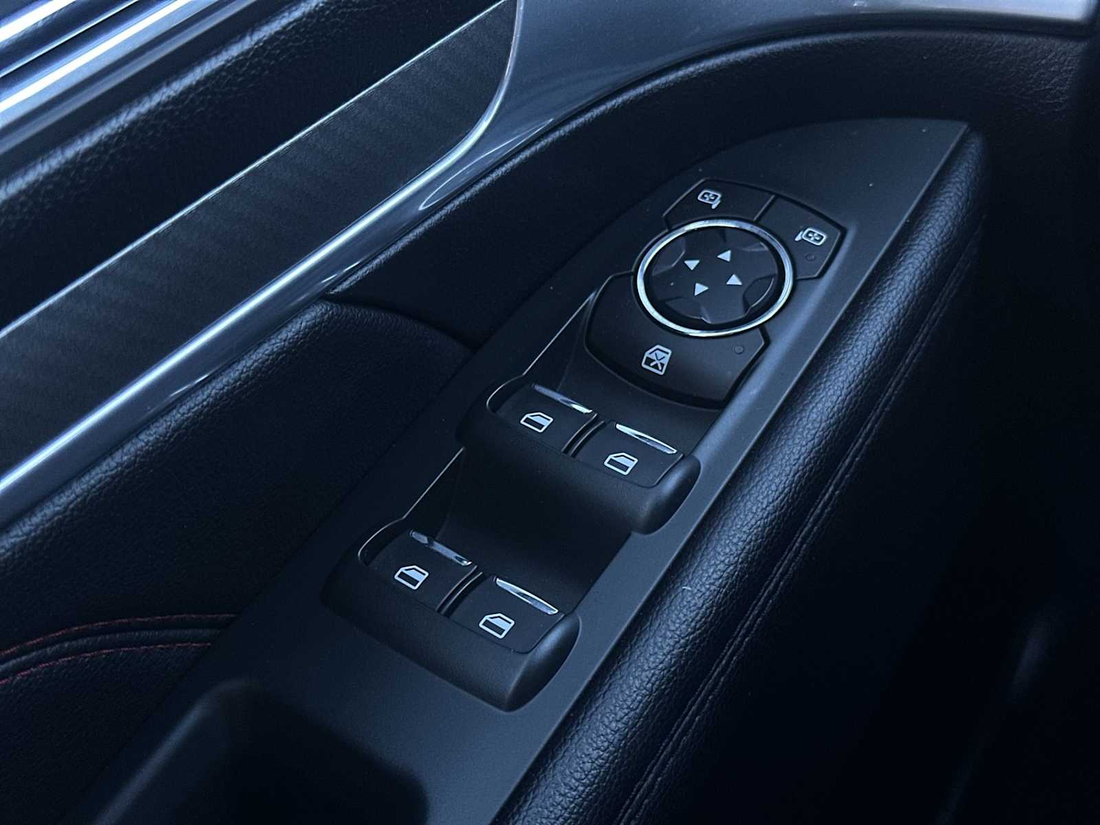 Thumbnail: 2019 Ford Explorer - 15