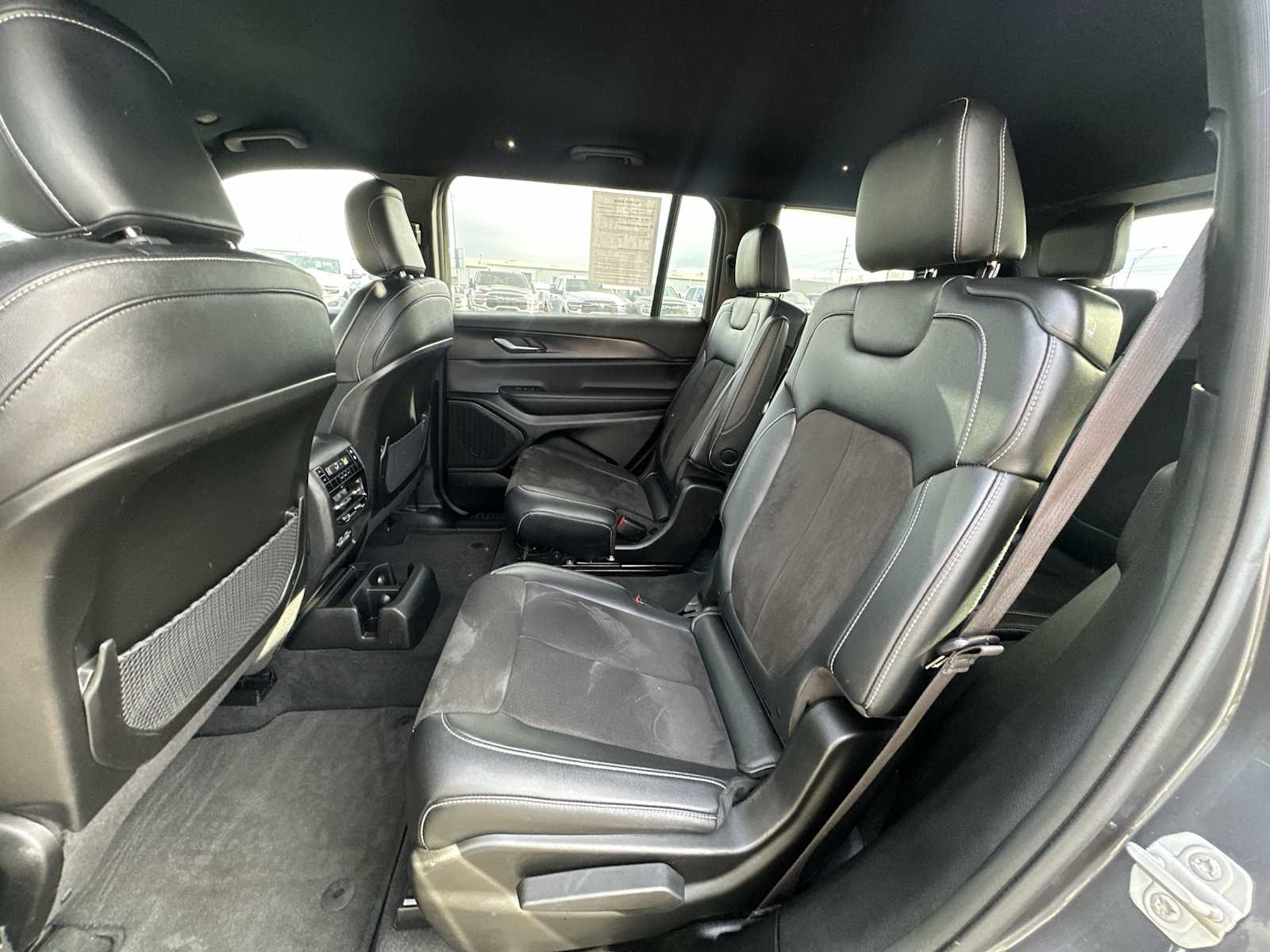 Thumbnail: 2023 Jeep Grand Cherokee - 22