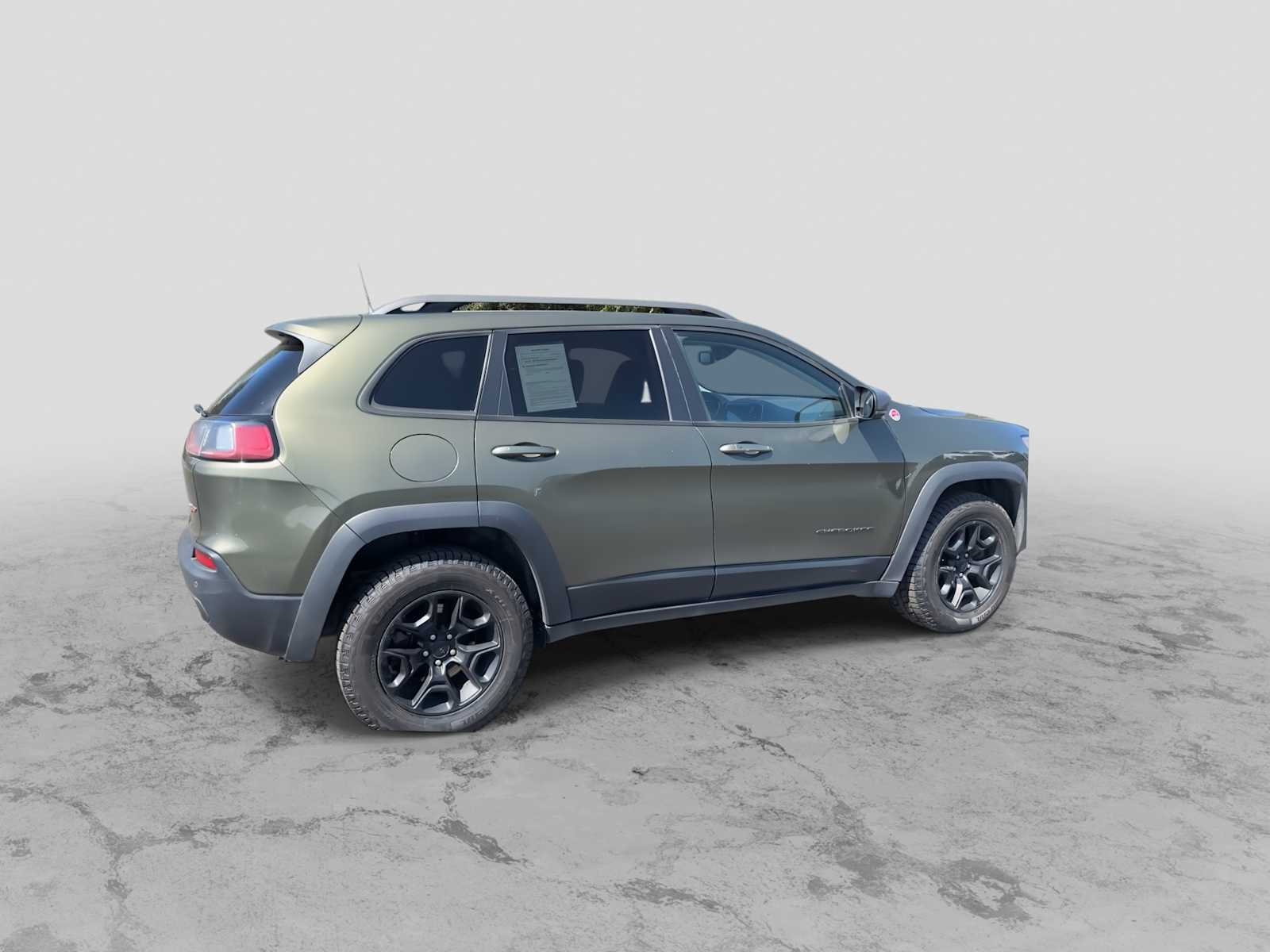 Thumbnail: 2019 Jeep Cherokee - 8
