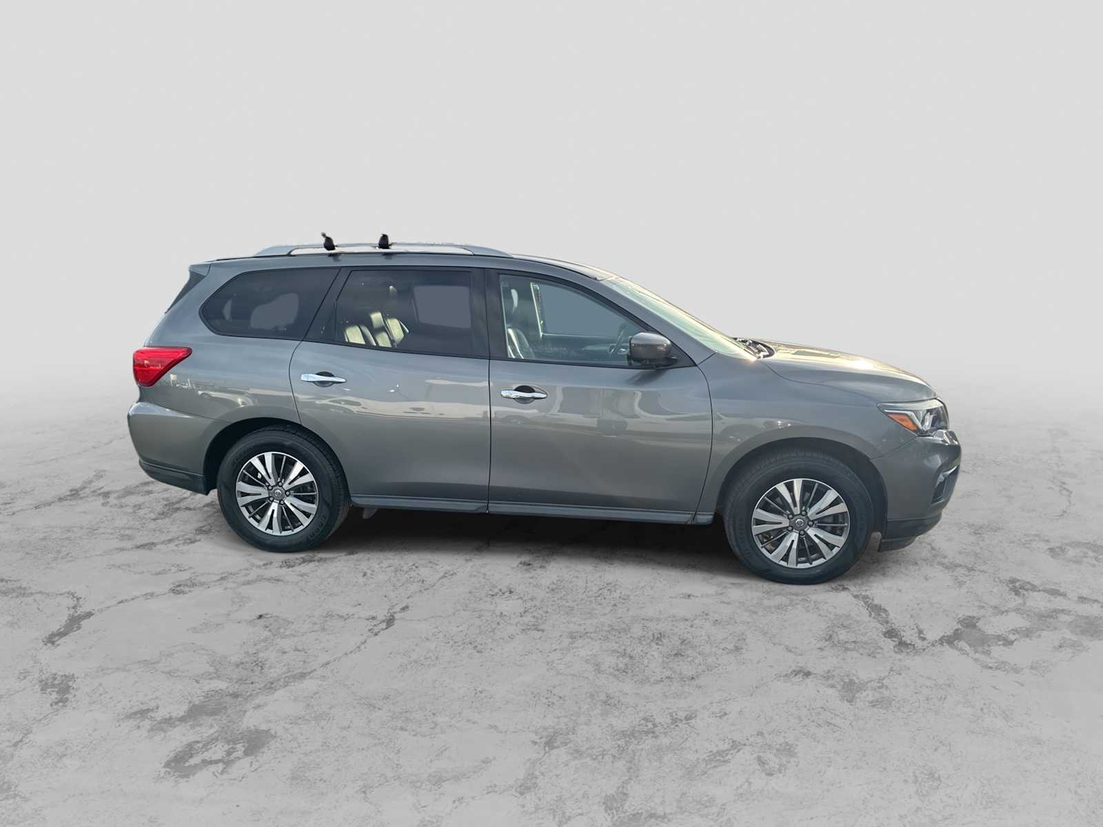 Thumbnail: 2020 Nissan Pathfinder - 9