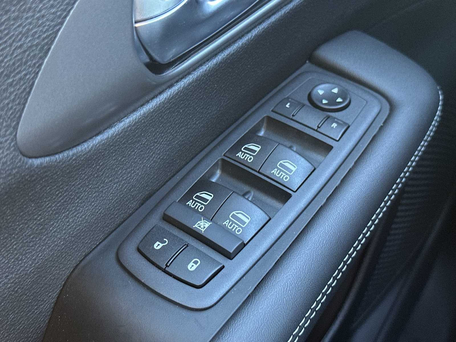 Thumbnail: 2026 Chrysler Pacifica - 16