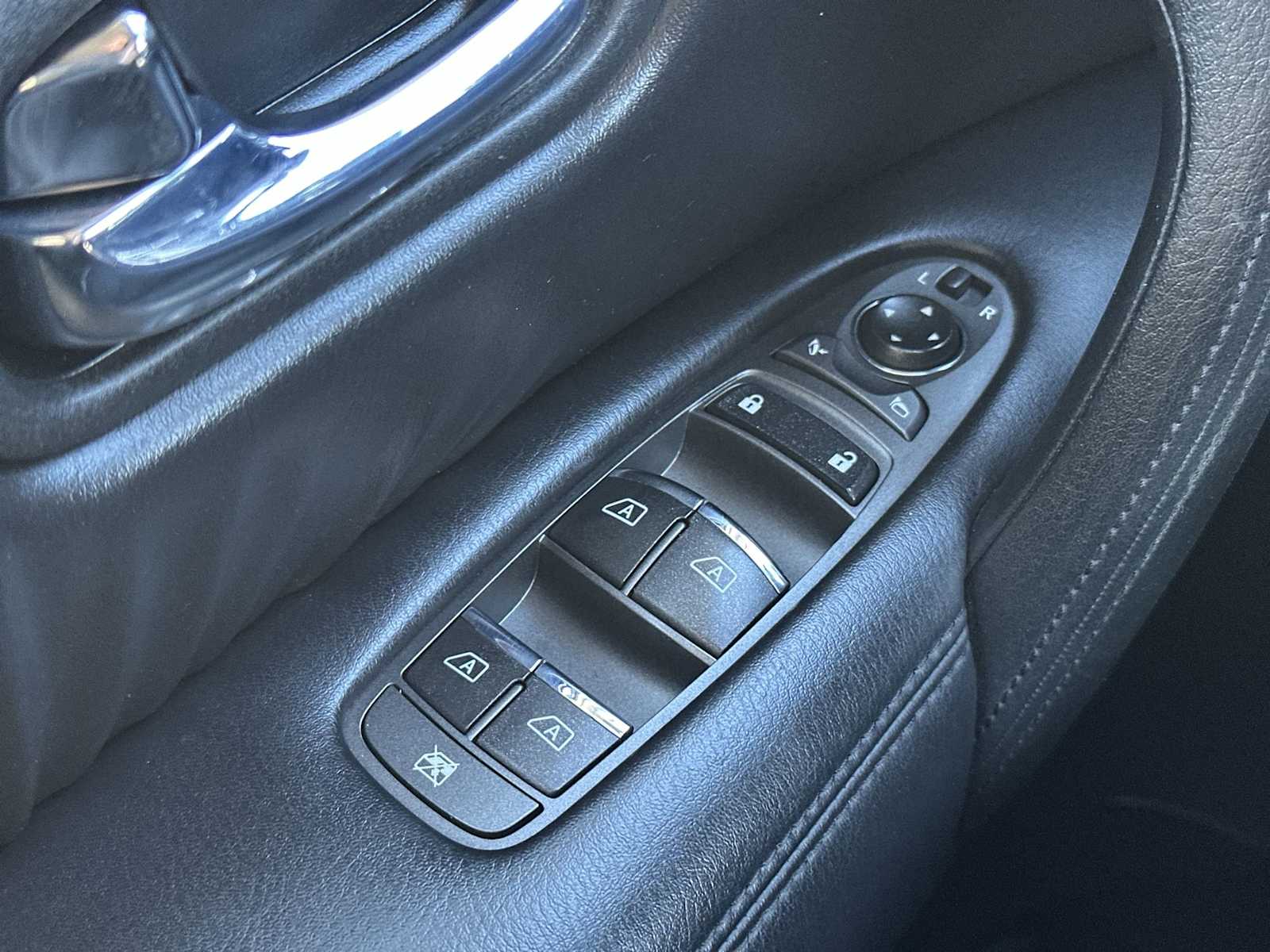 Thumbnail: 2021 Nissan Armada - 15