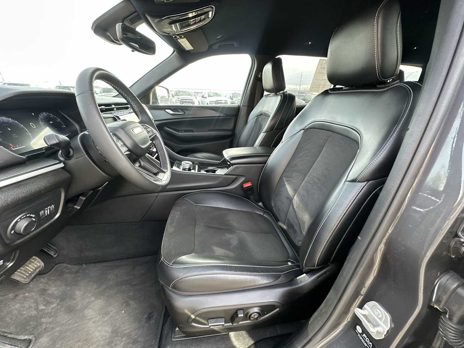 Thumbnail: 2023 Jeep Grand Cherokee - 13