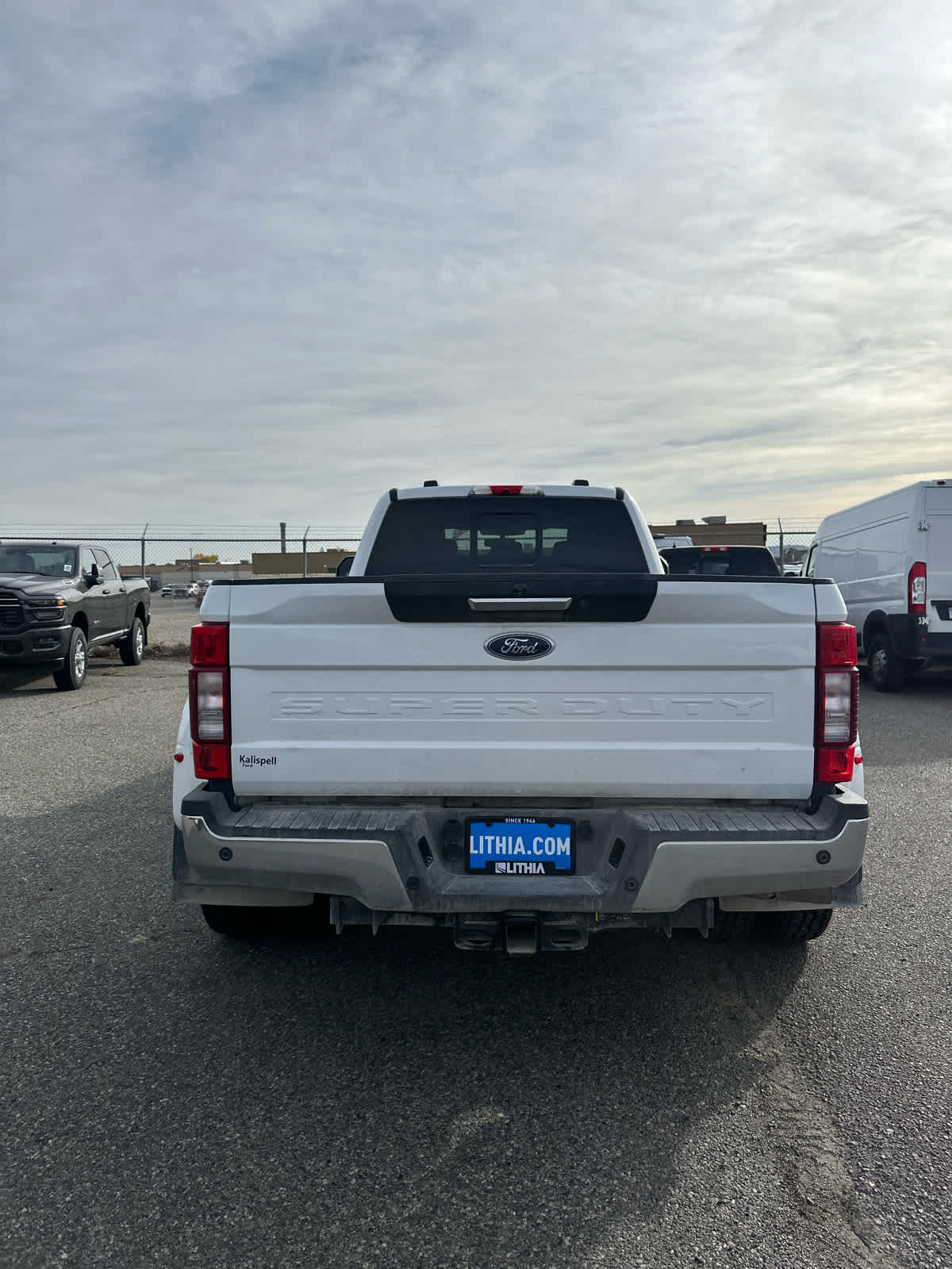 2021 Ford F-350 Lariat photo 2