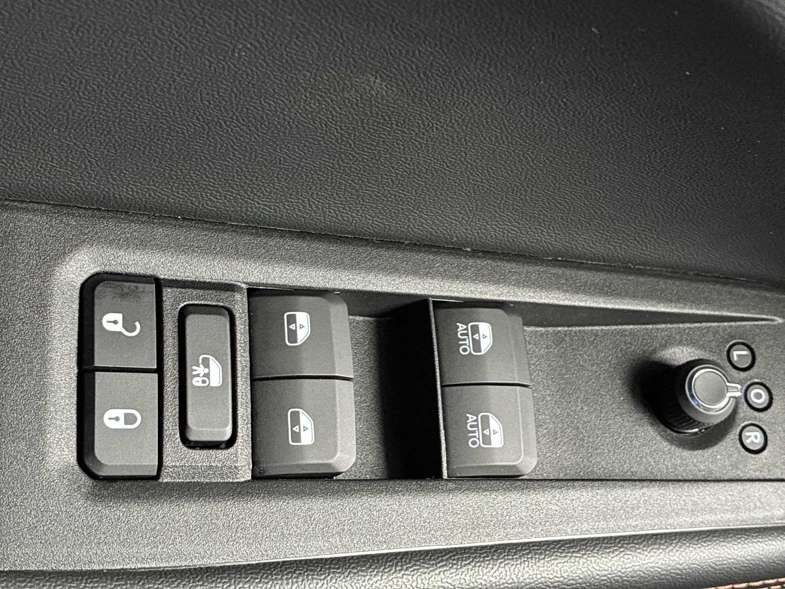 Thumbnail: 2026 Jeep Cherokee - 15