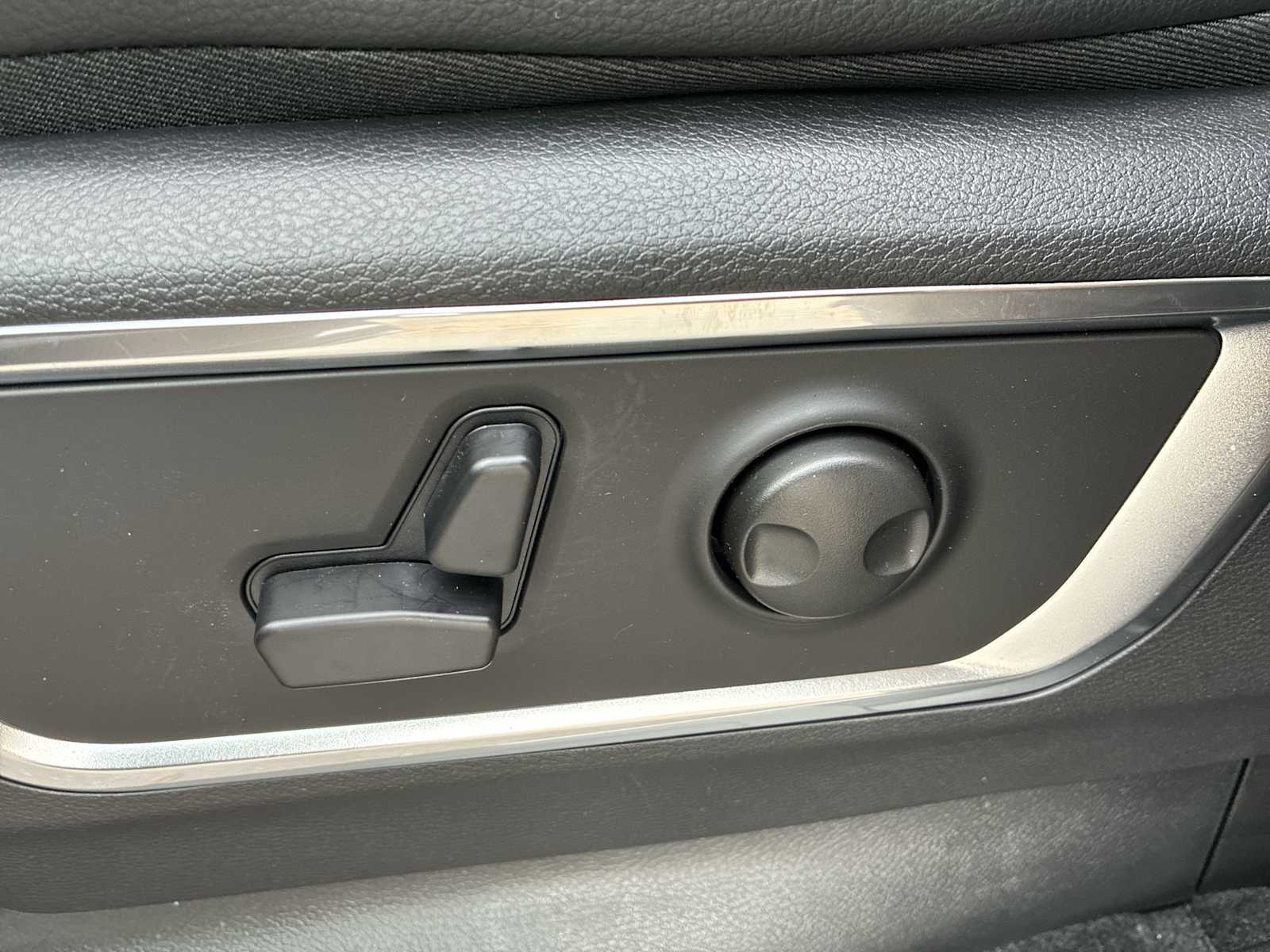 Thumbnail: 2026 RAM 1500 - 14