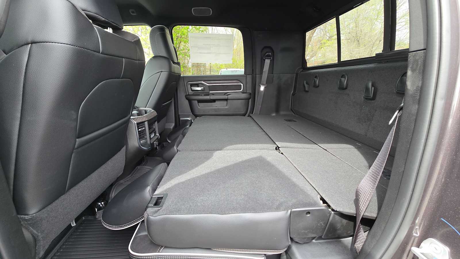 2025 RAM 3500 Laramie 13