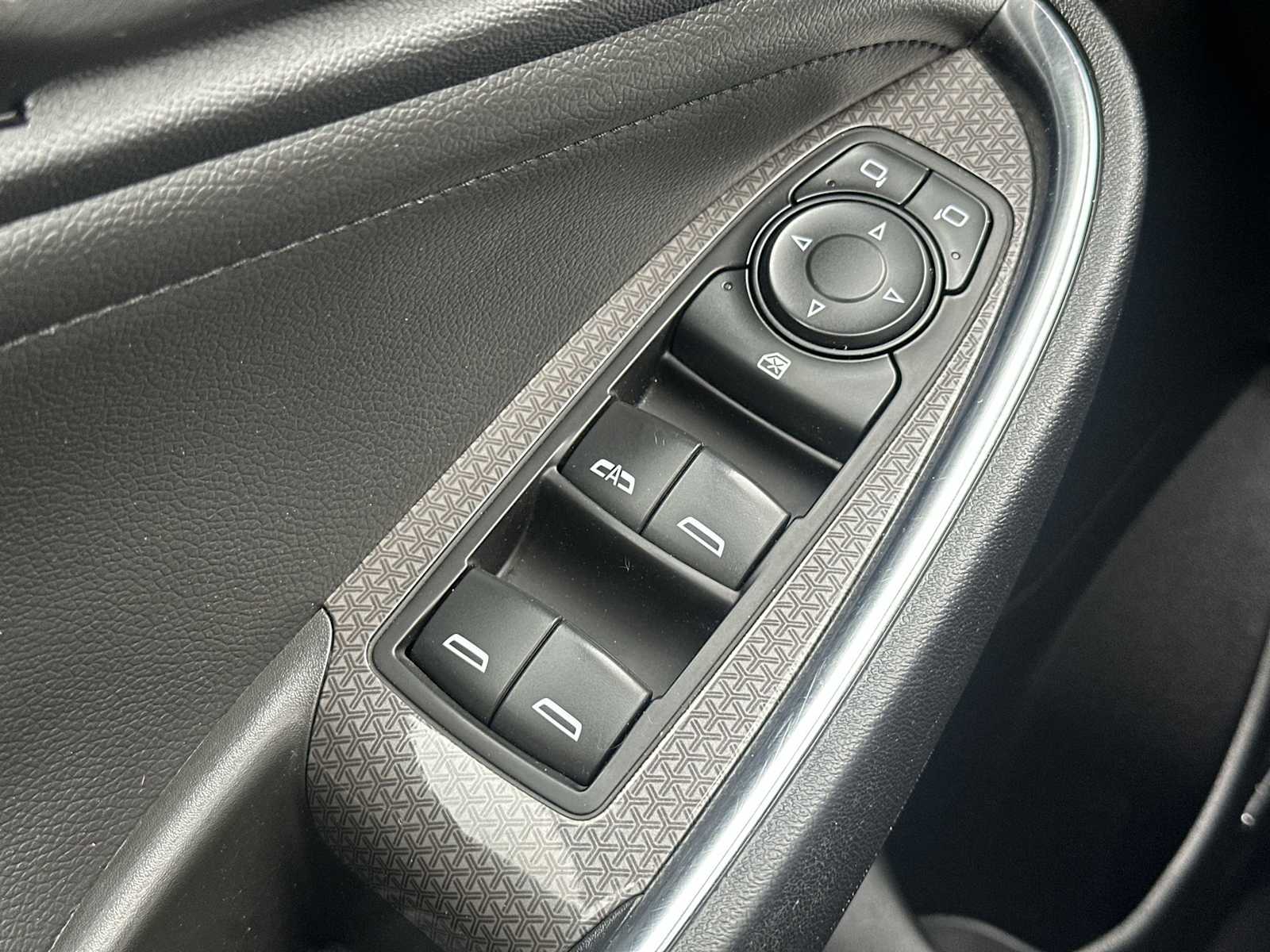 Thumbnail: 2016 Chevrolet Malibu - 15