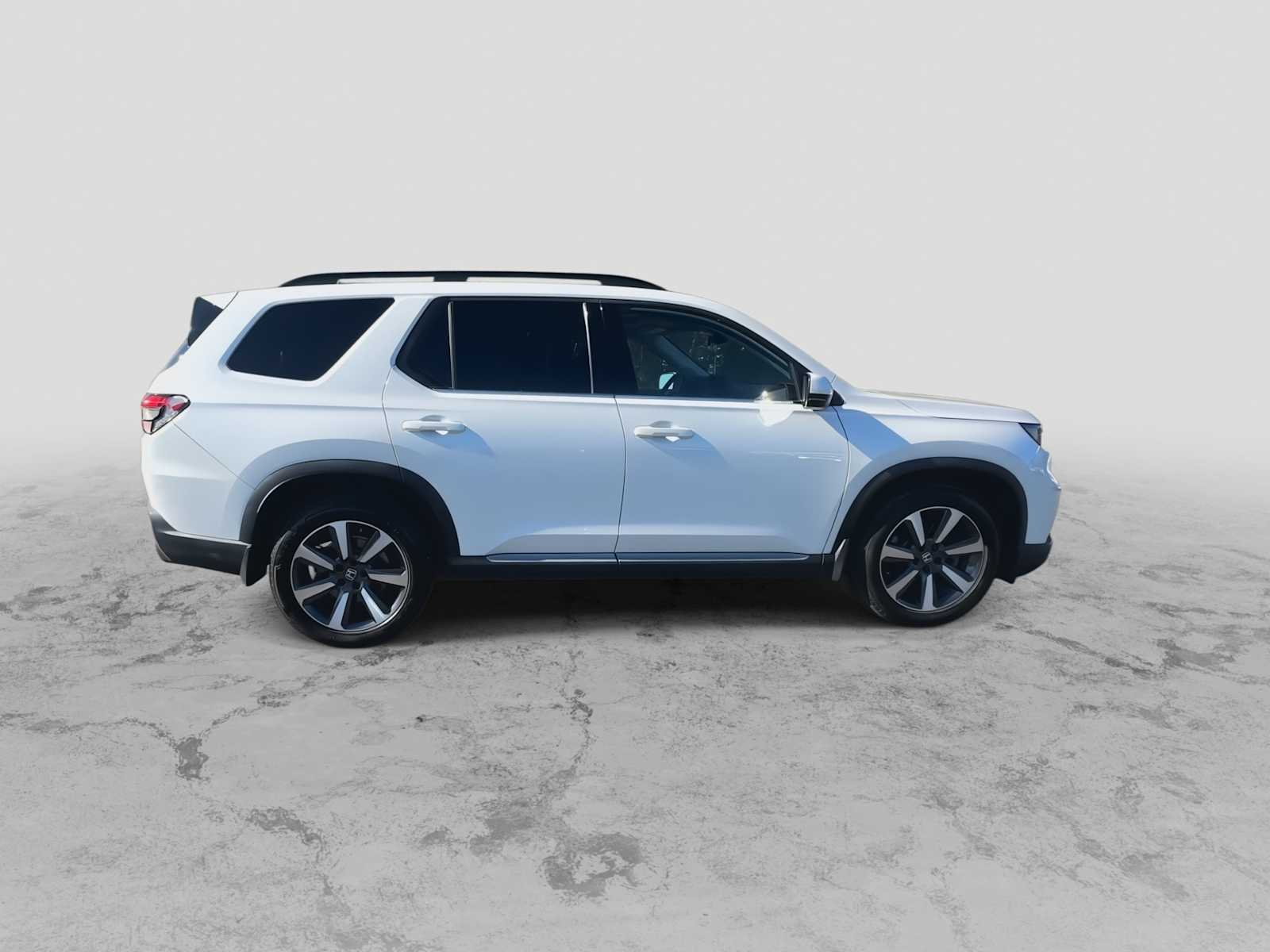 Thumbnail: 2023 Honda Pilot - 9