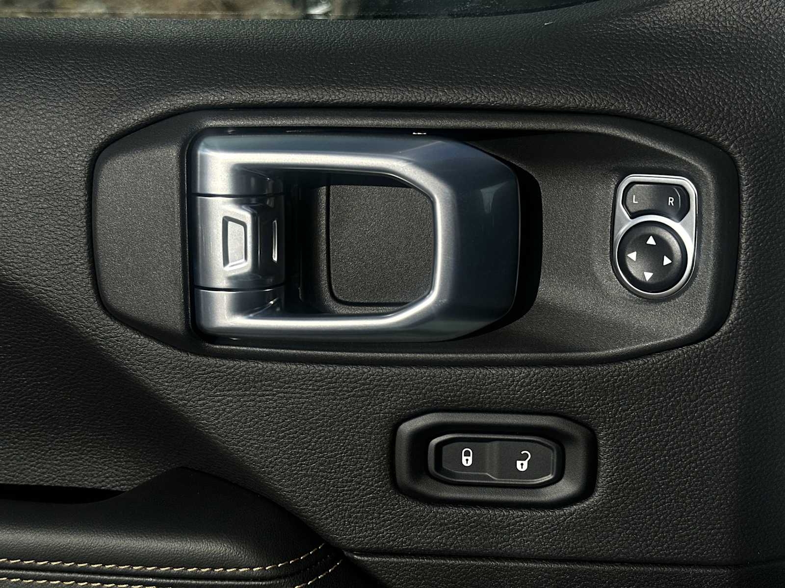 Thumbnail: 2026 Jeep Wrangler - 15