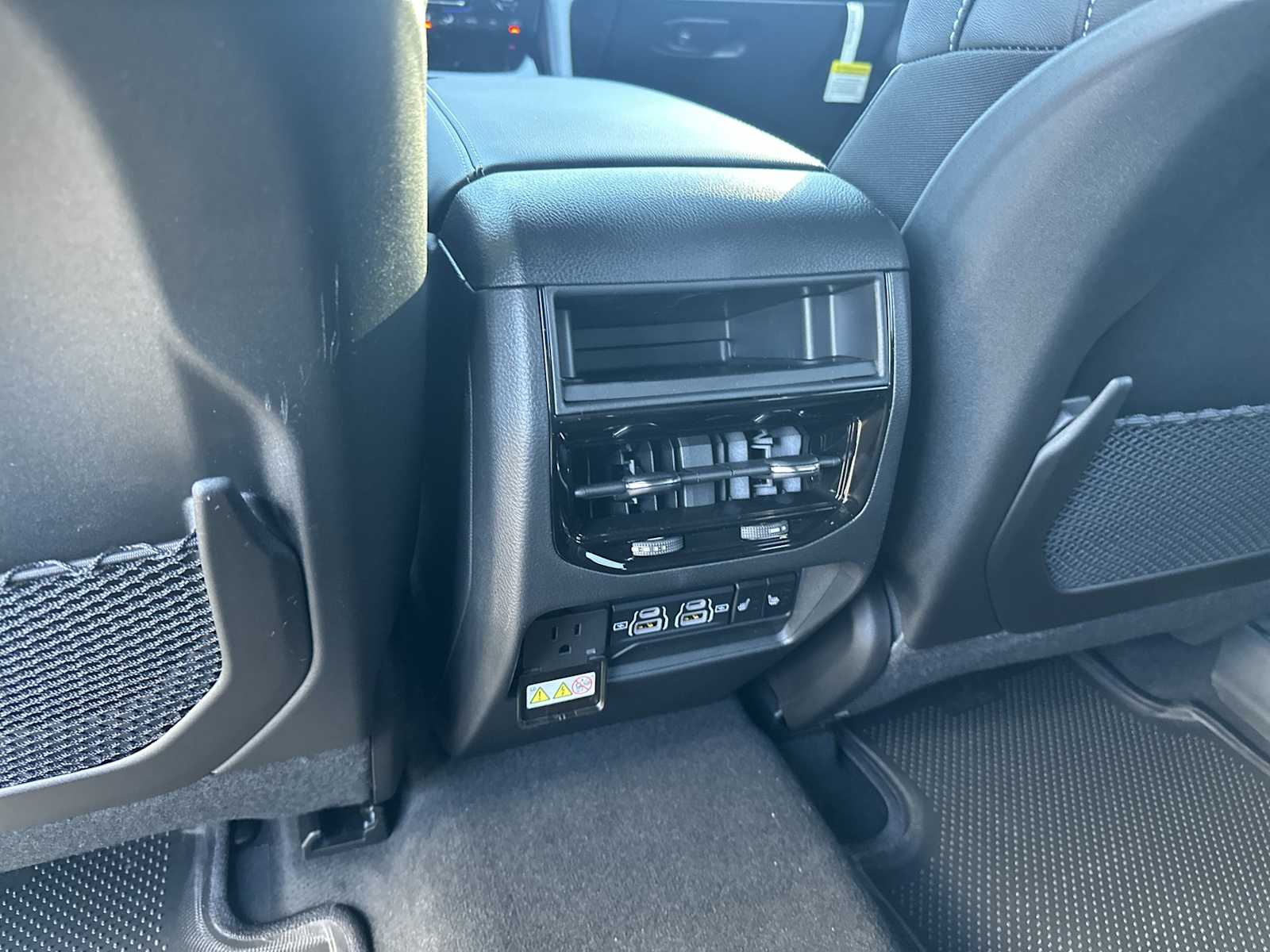 Thumbnail: 2025 Jeep Grand Cherokee - 22