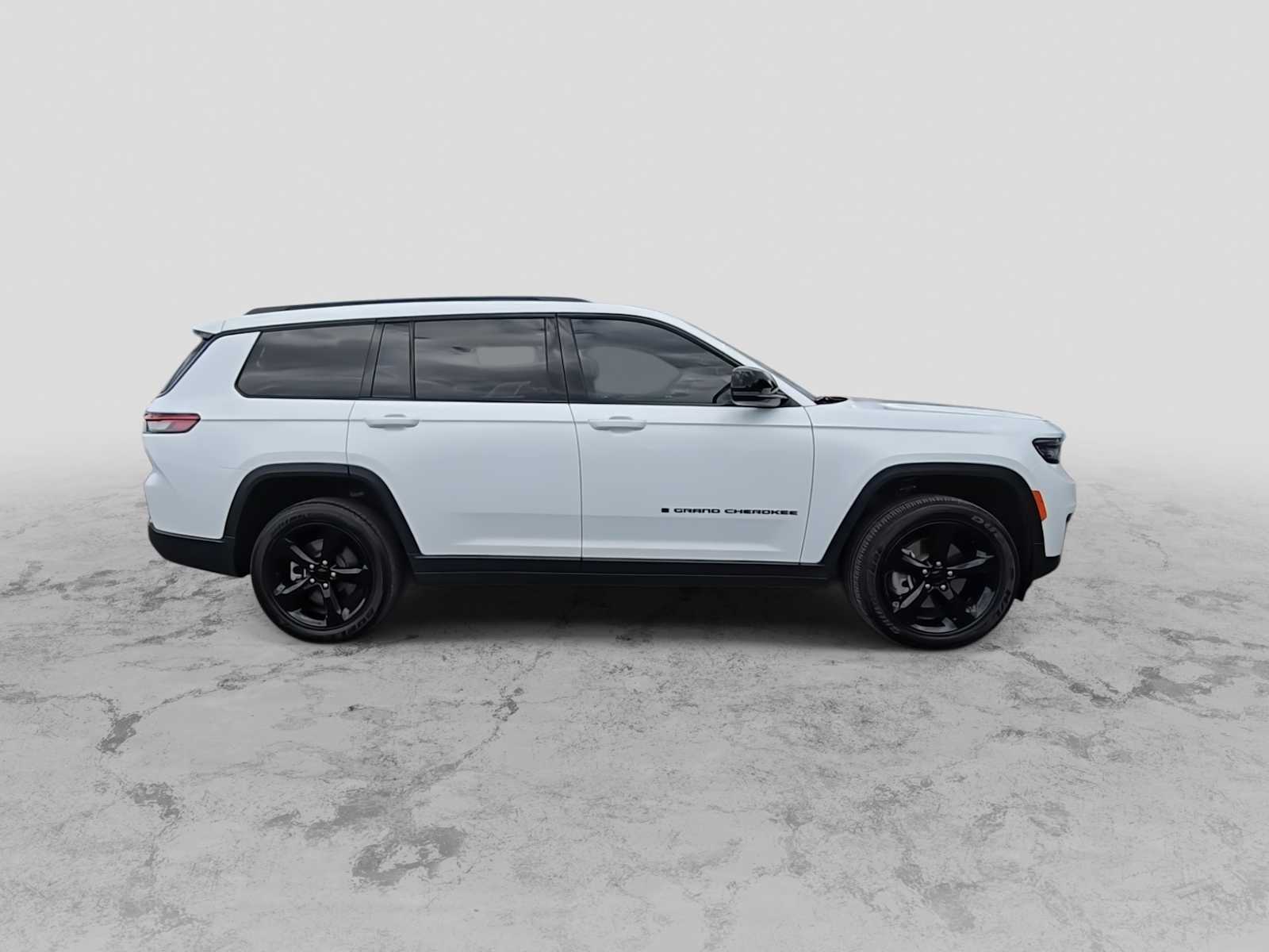 Thumbnail: 2023 Jeep Grand Cherokee - 9